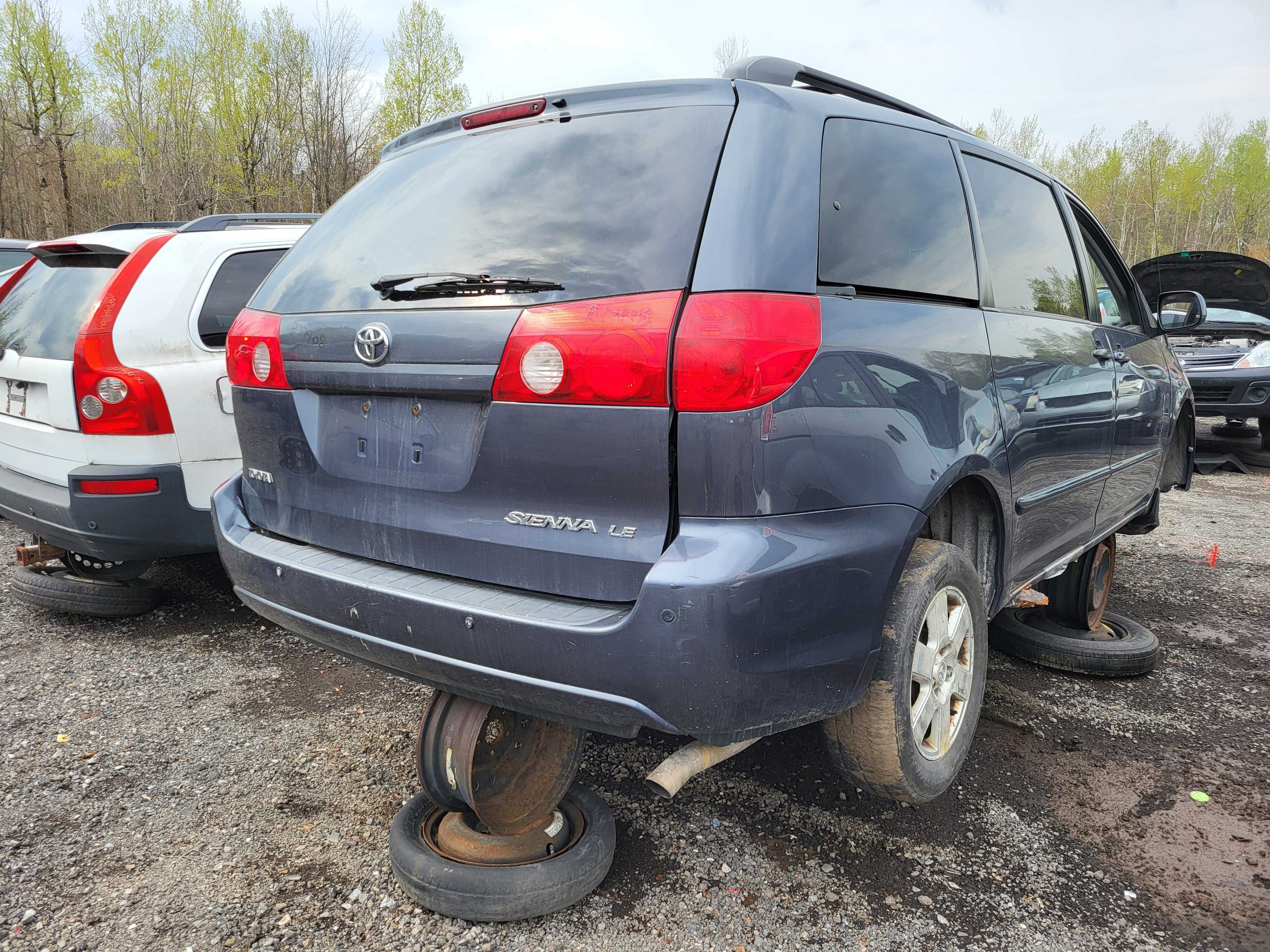2008 Toyota Sienna Tire Sizenull