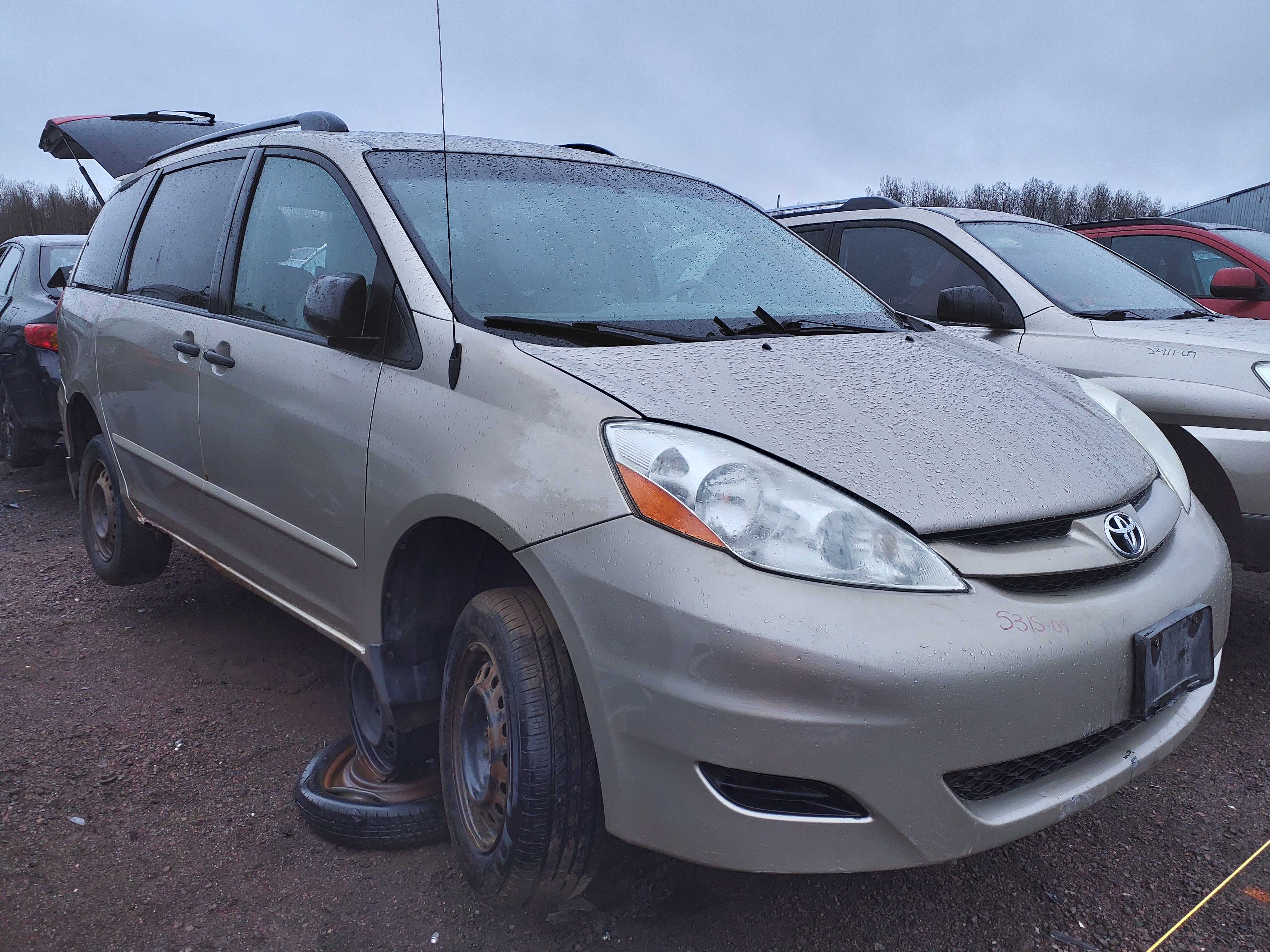 TOYOTA SIENNA 2009