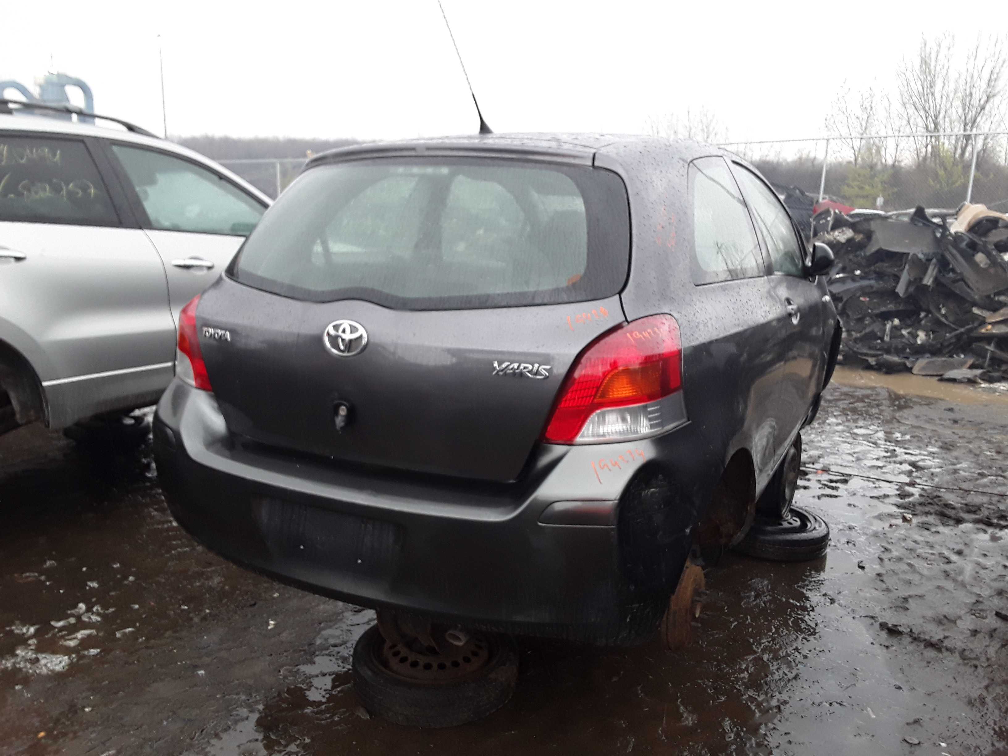 TOYOTA YARIS 2010
