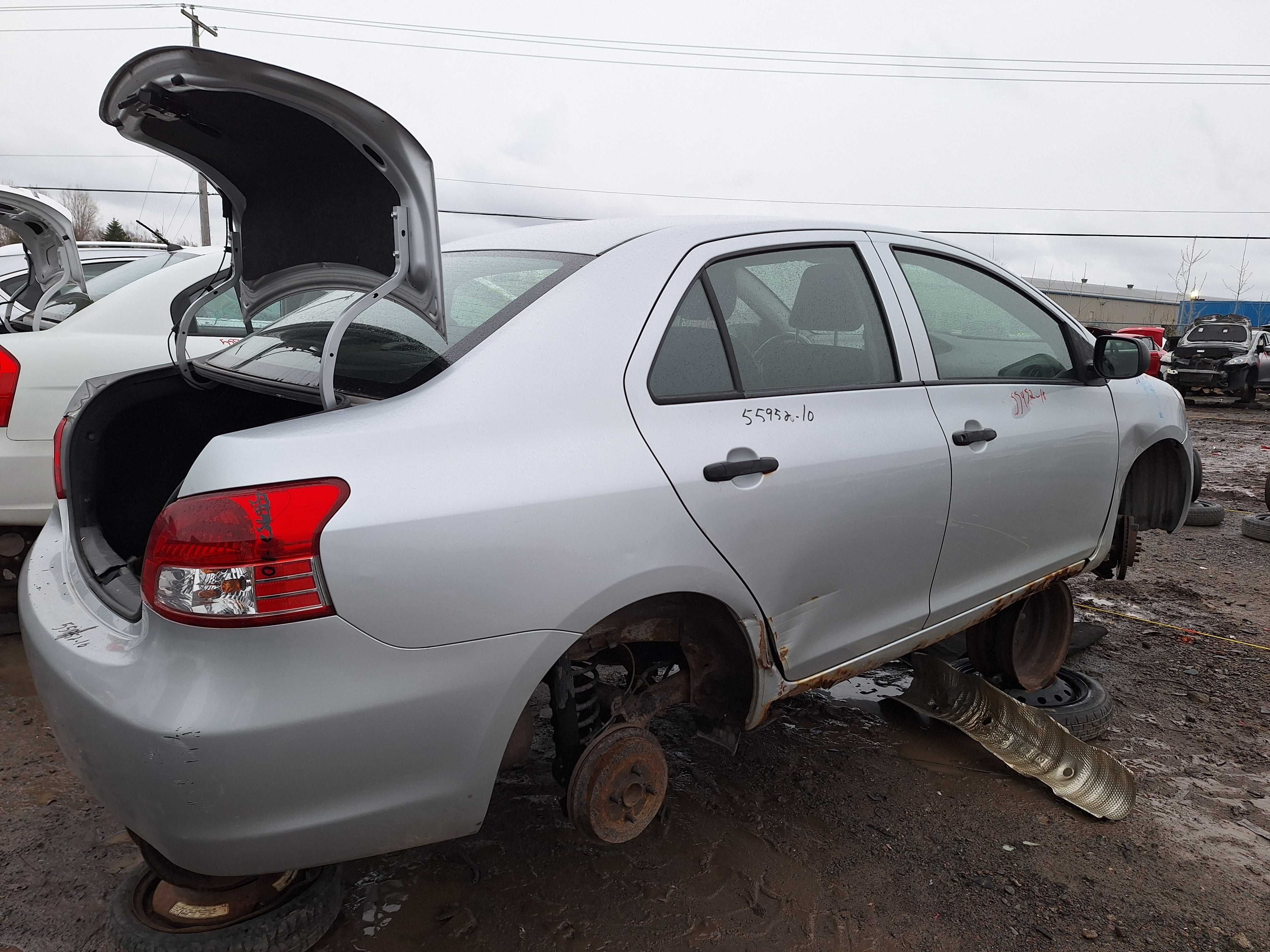 TOYOTA YARIS 2010