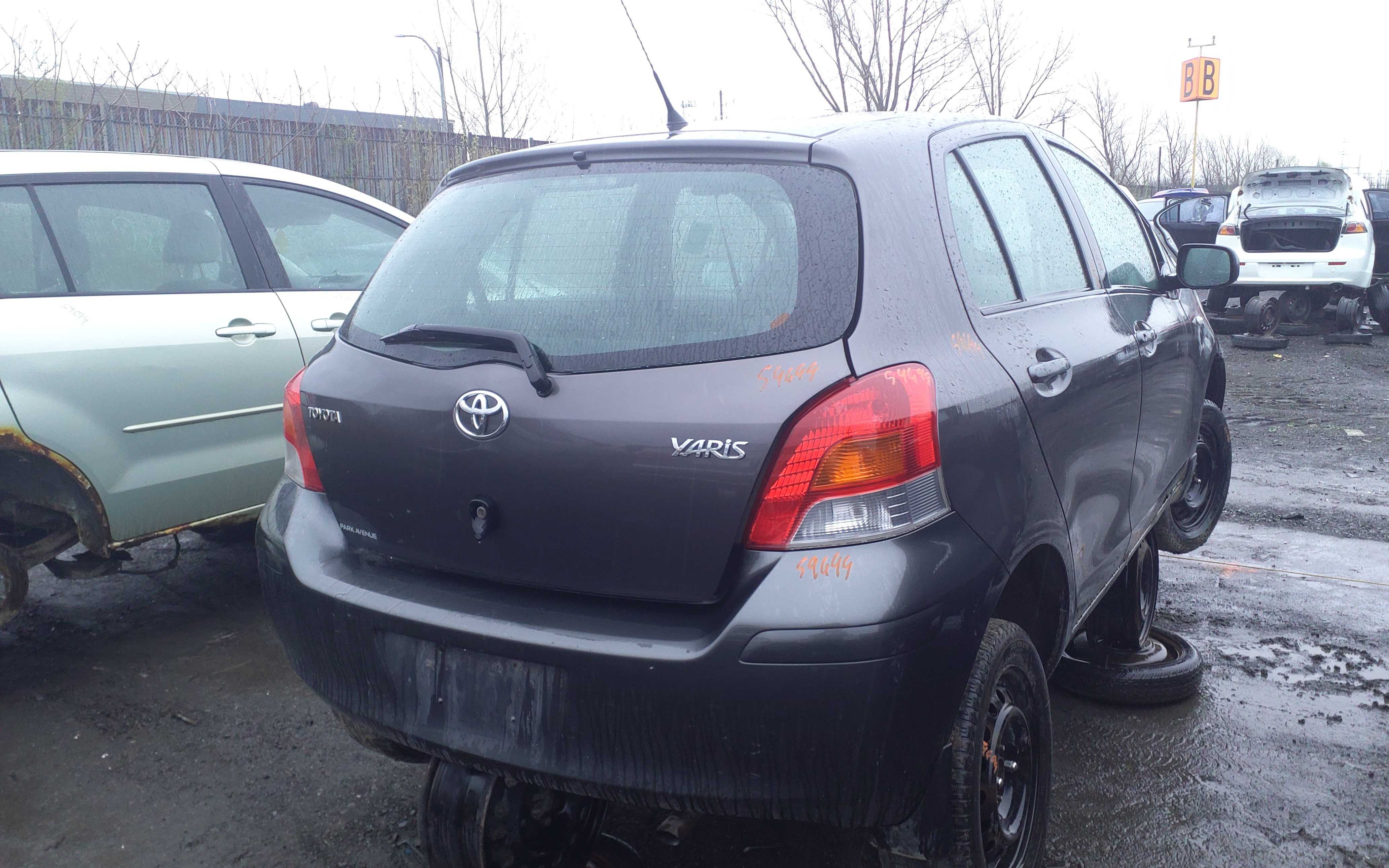 TOYOTA YARIS 2011