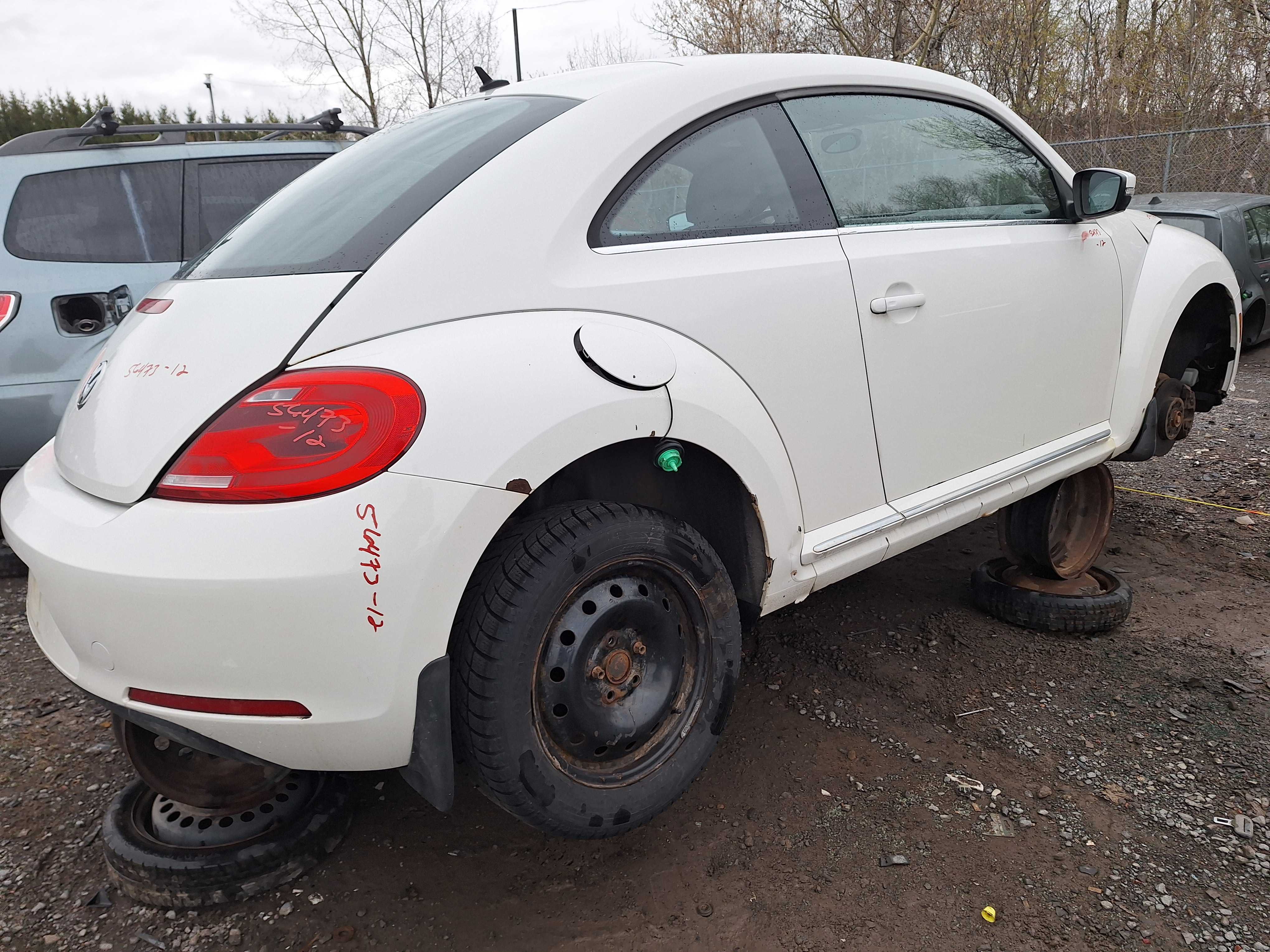 VOLKSWAGEN BEETLE 2012