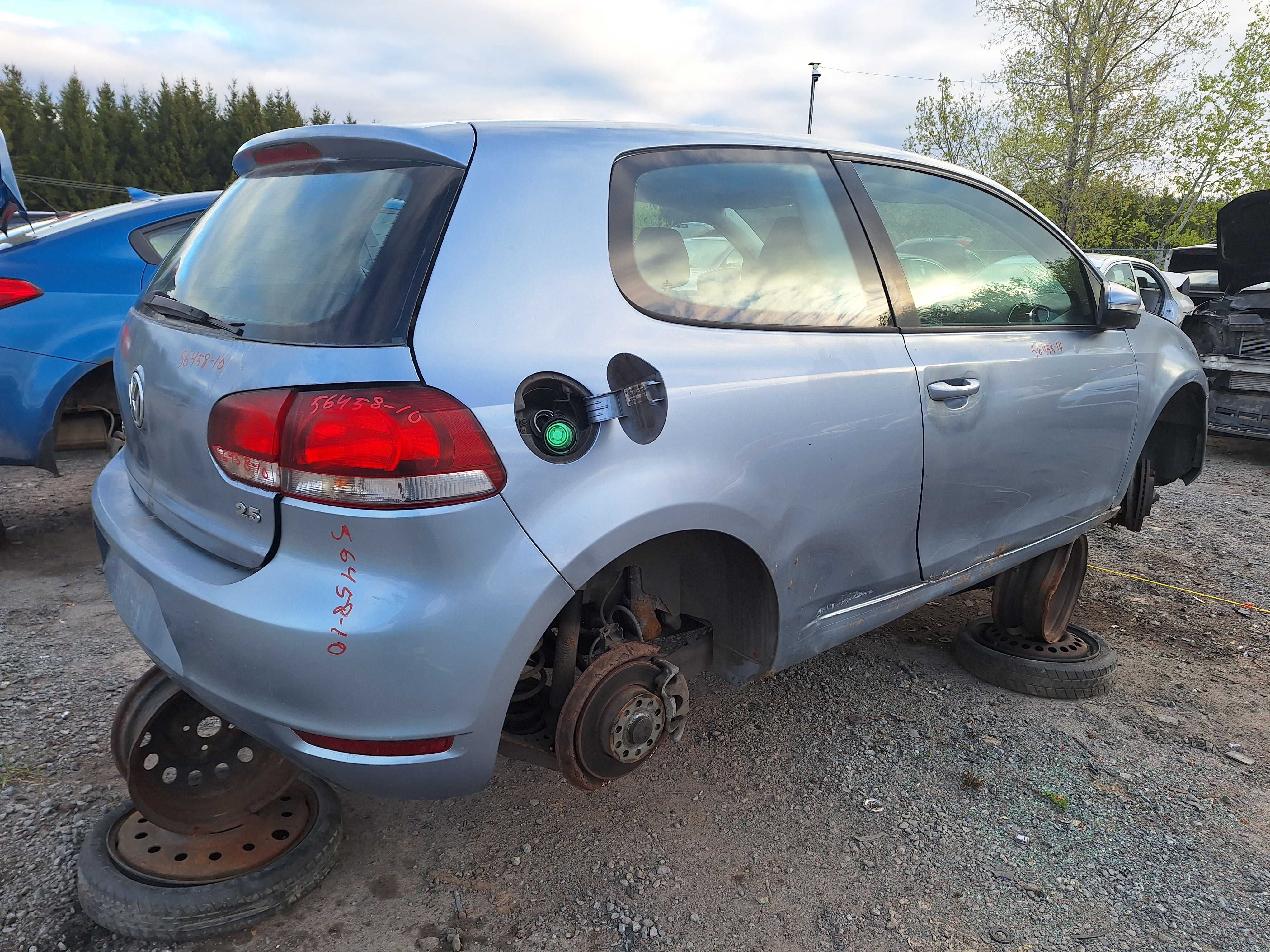 VOLKSWAGEN GOLF 2010