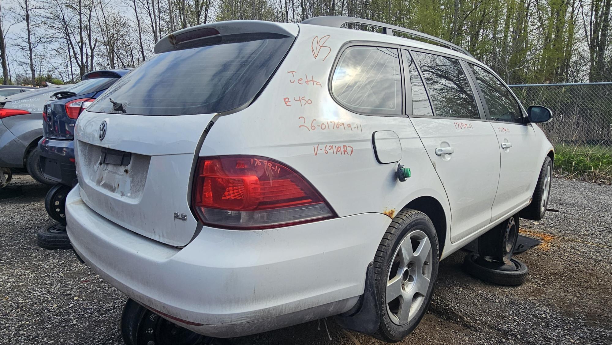 VOLKSWAGEN JETTA 2011