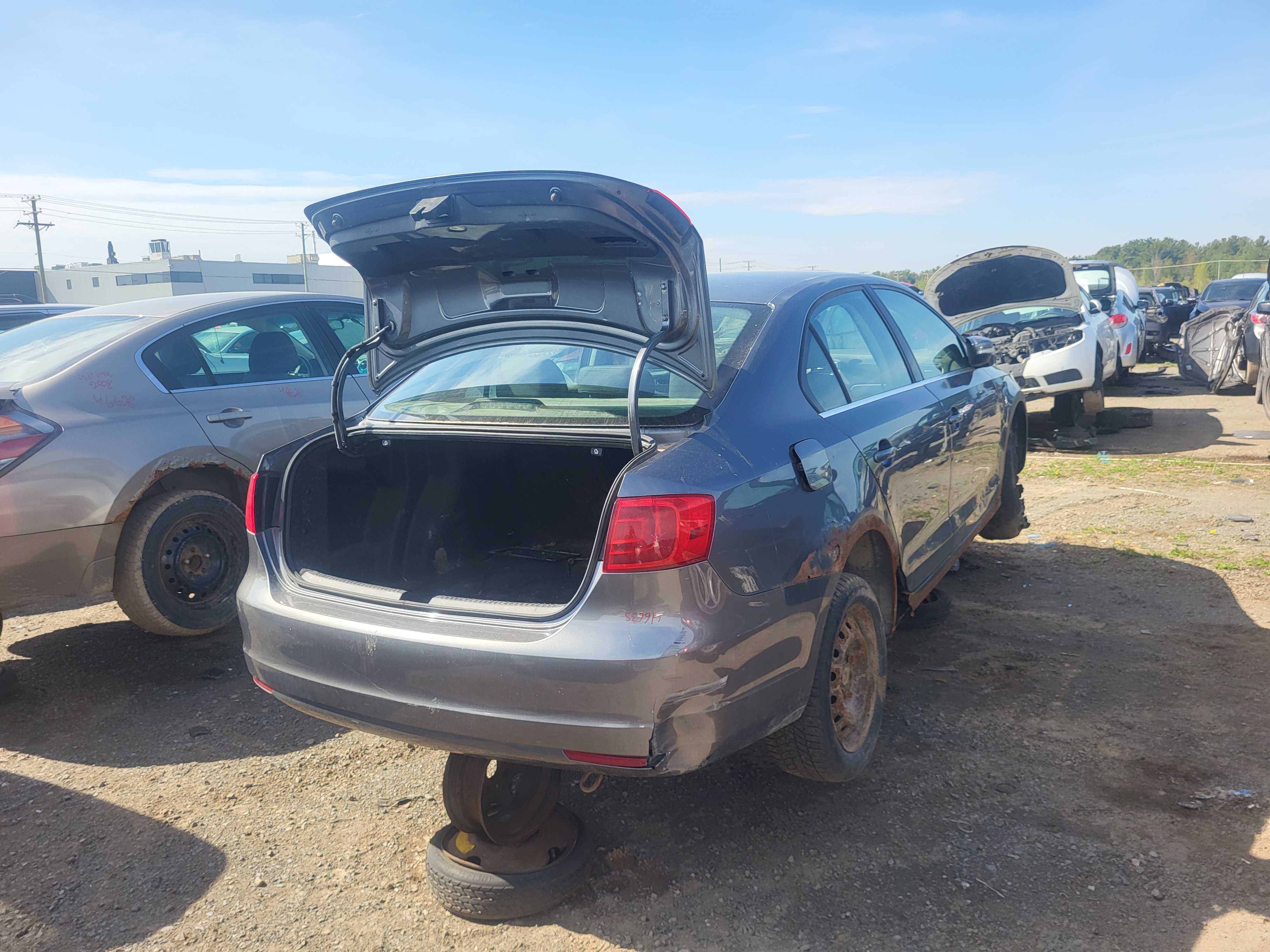 VOLKSWAGEN JETTA 2011