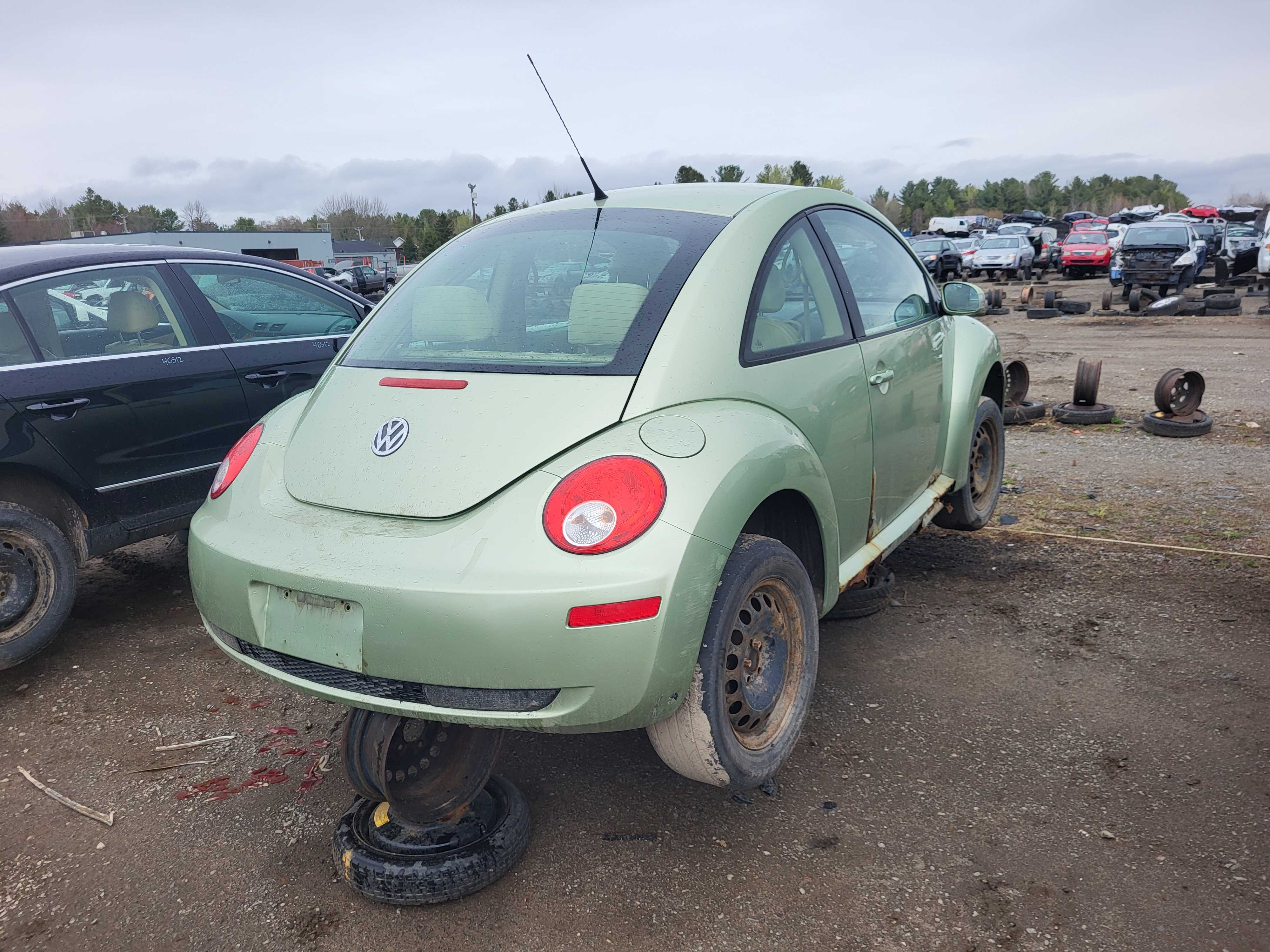 VOLKSWAGEN NEW BEETLE 2008