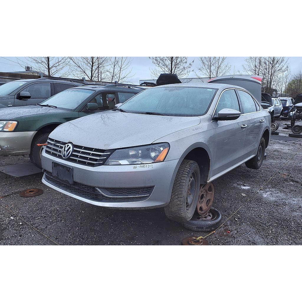 VOLKSWAGEN PASSAT 2012