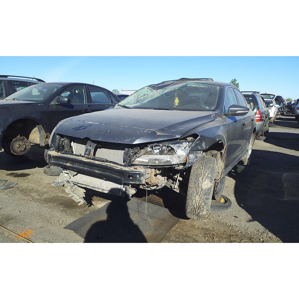 VOLKSWAGEN PASSAT 2012