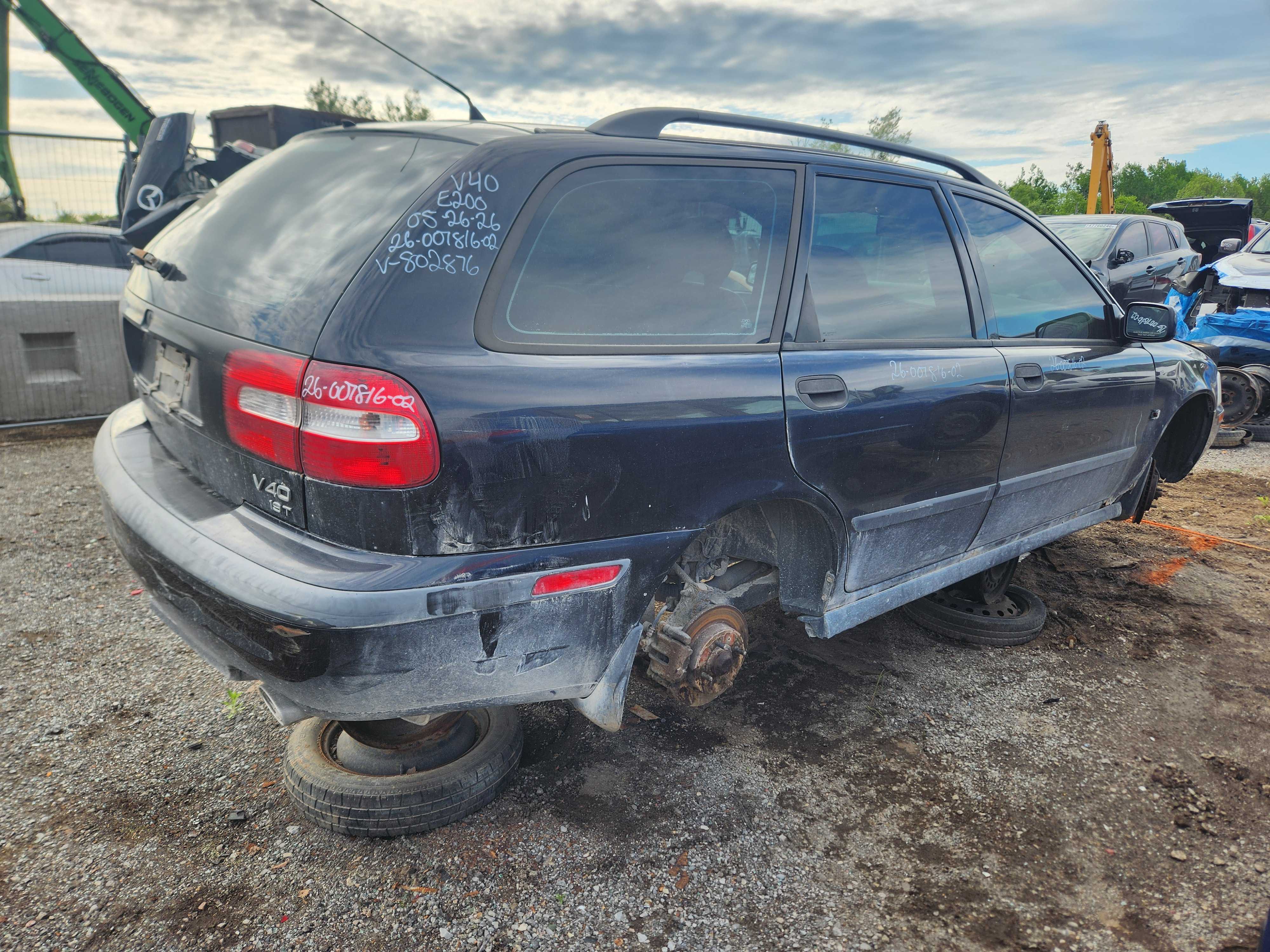 VOLVO V40 2002