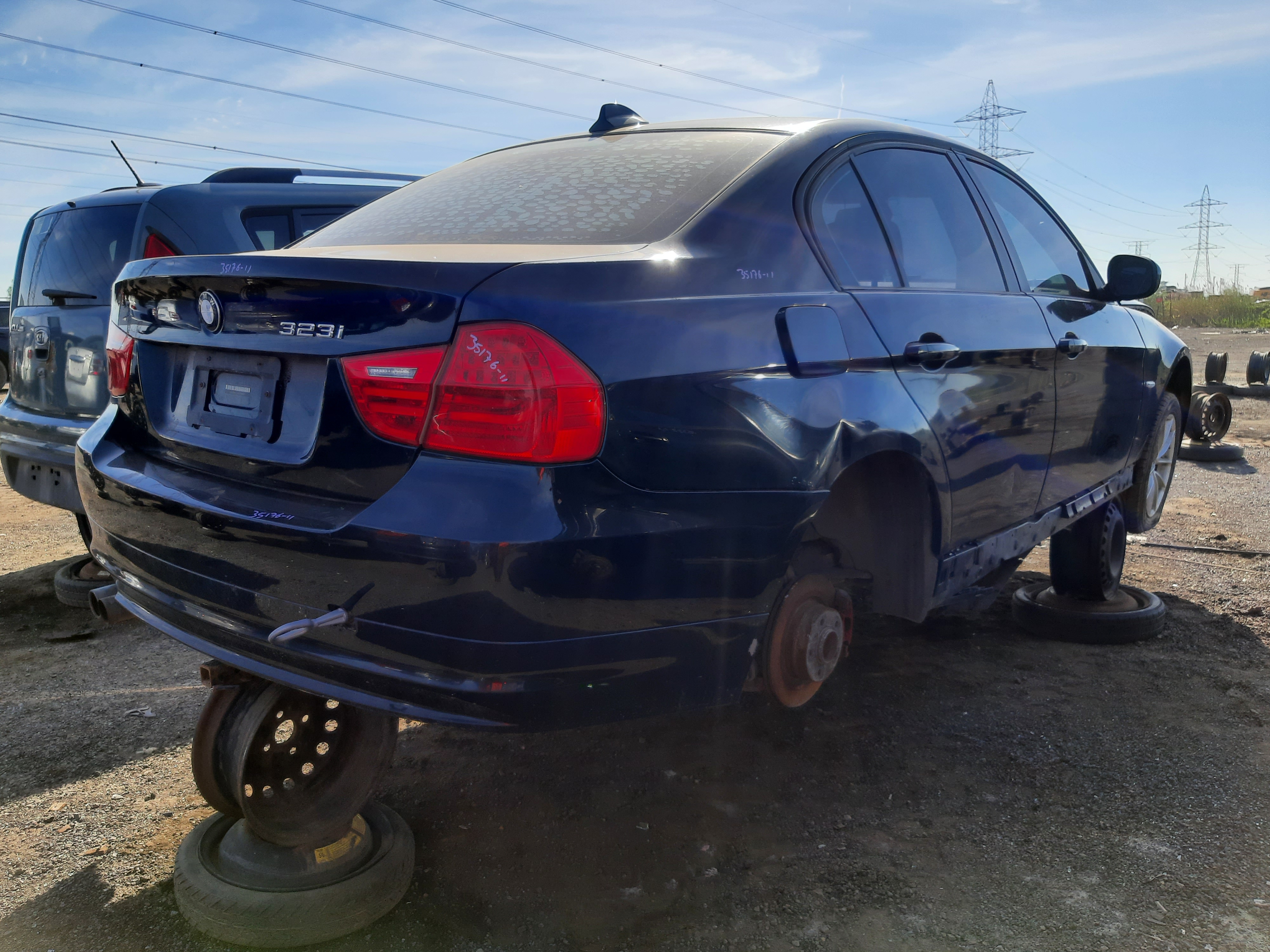 BMW 323 2011