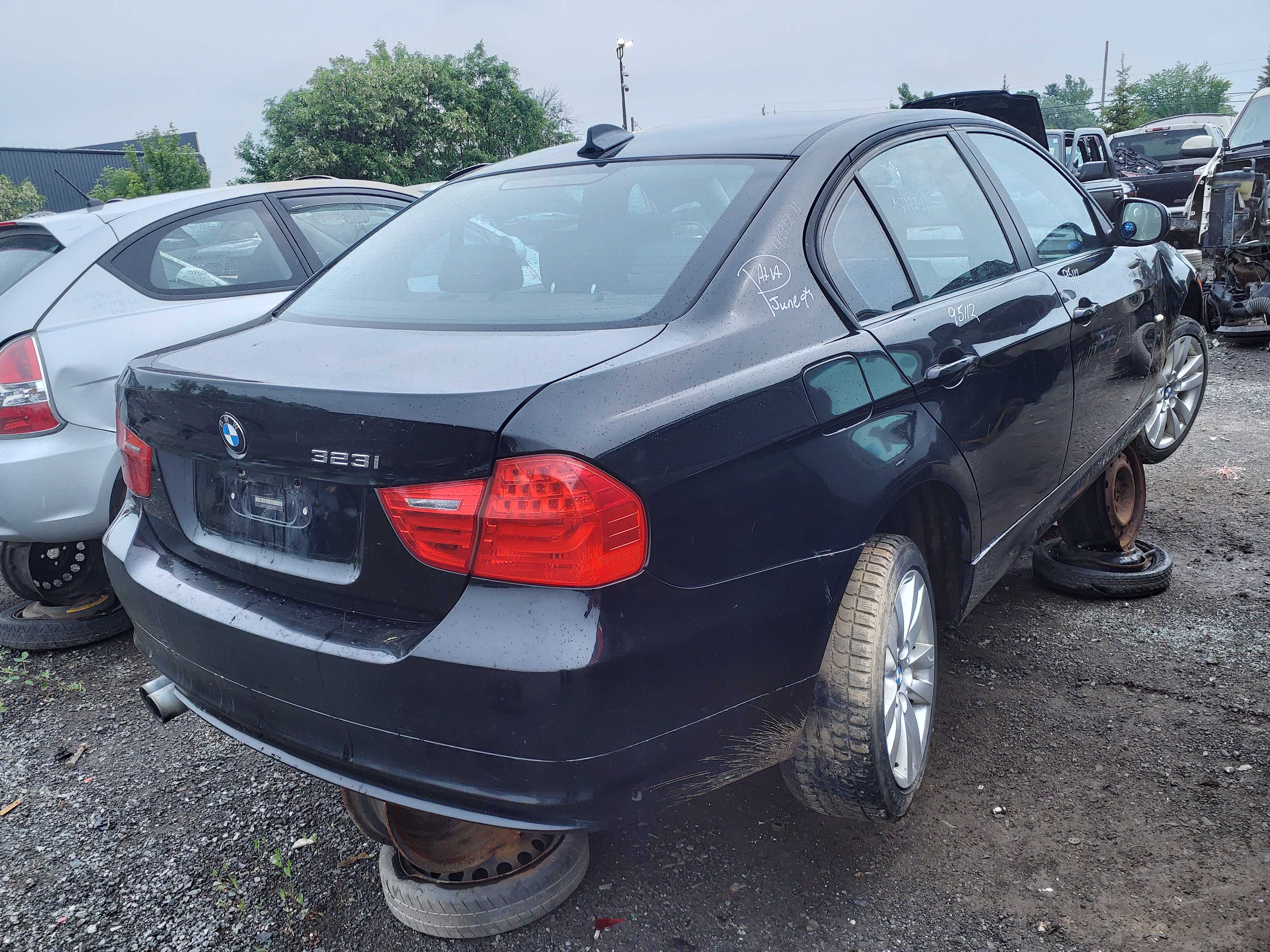 BMW 323 2011