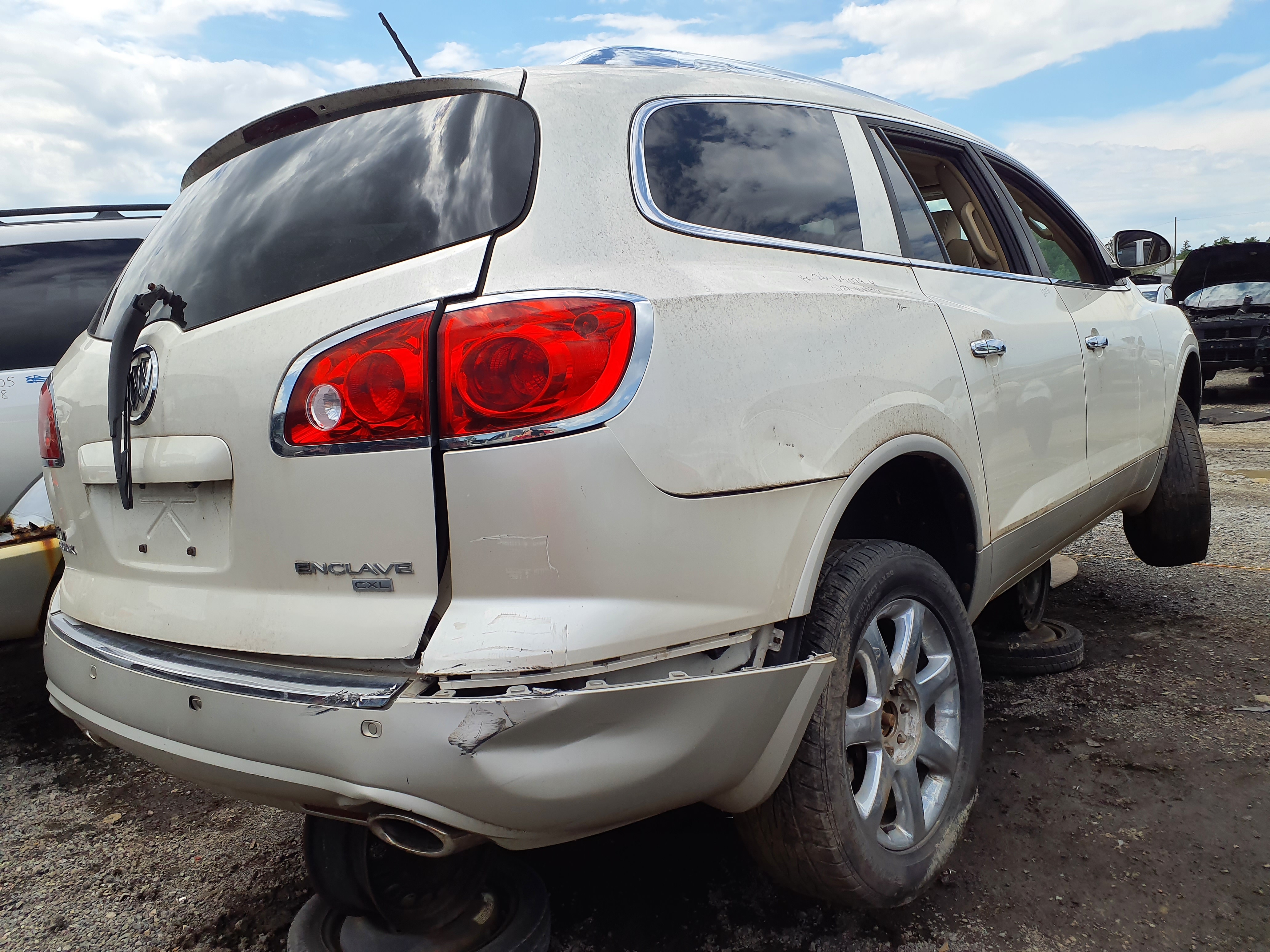 BUICK ENCLAVE 2010