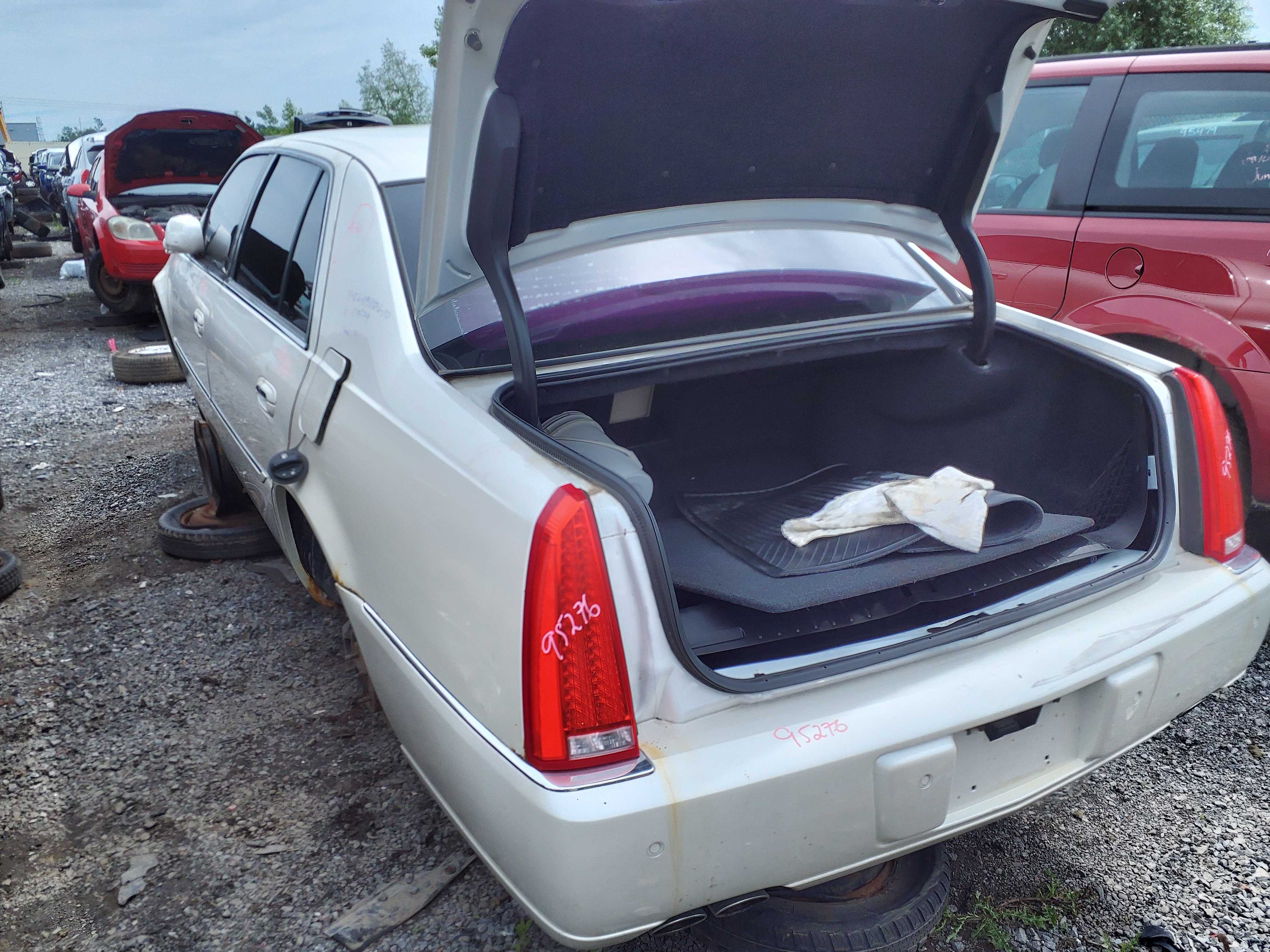 CADILLAC DTS 2010