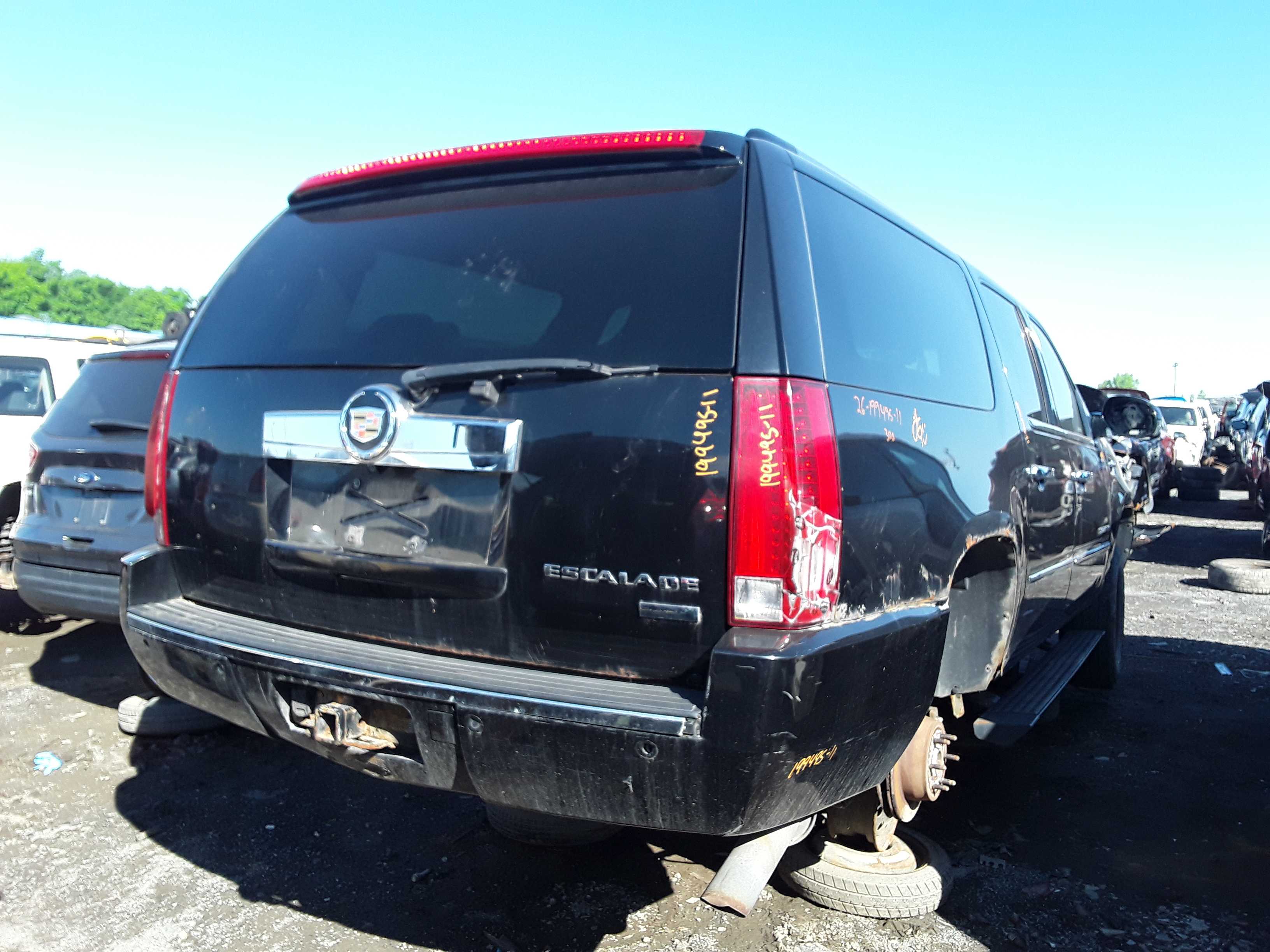 CADILLAC ESCALADE 2011