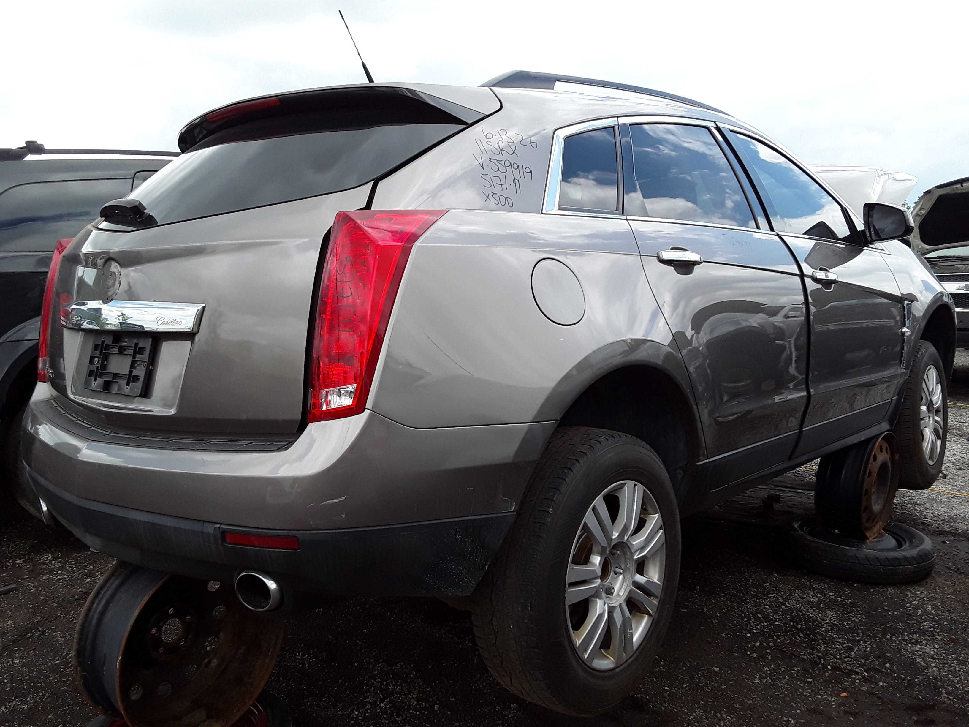 CADILLAC SRX 2011
