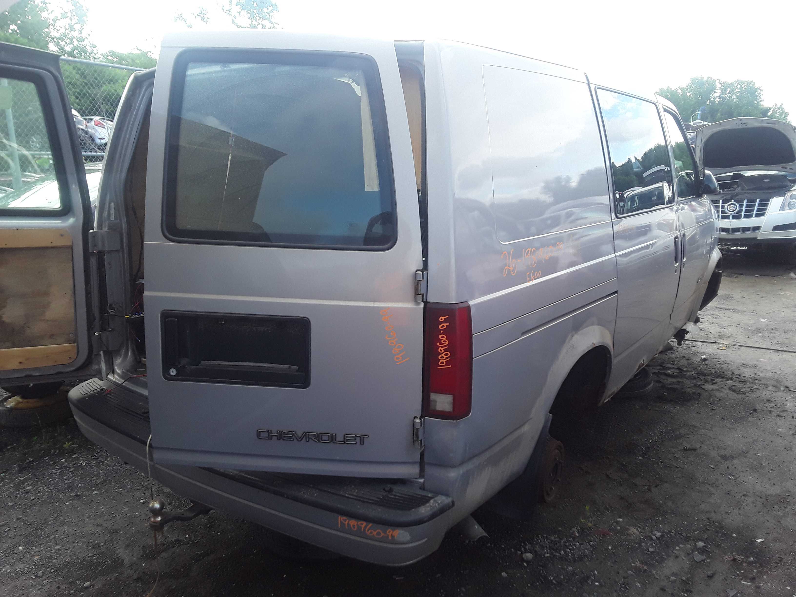 CHEVROLET ASTRO 1999