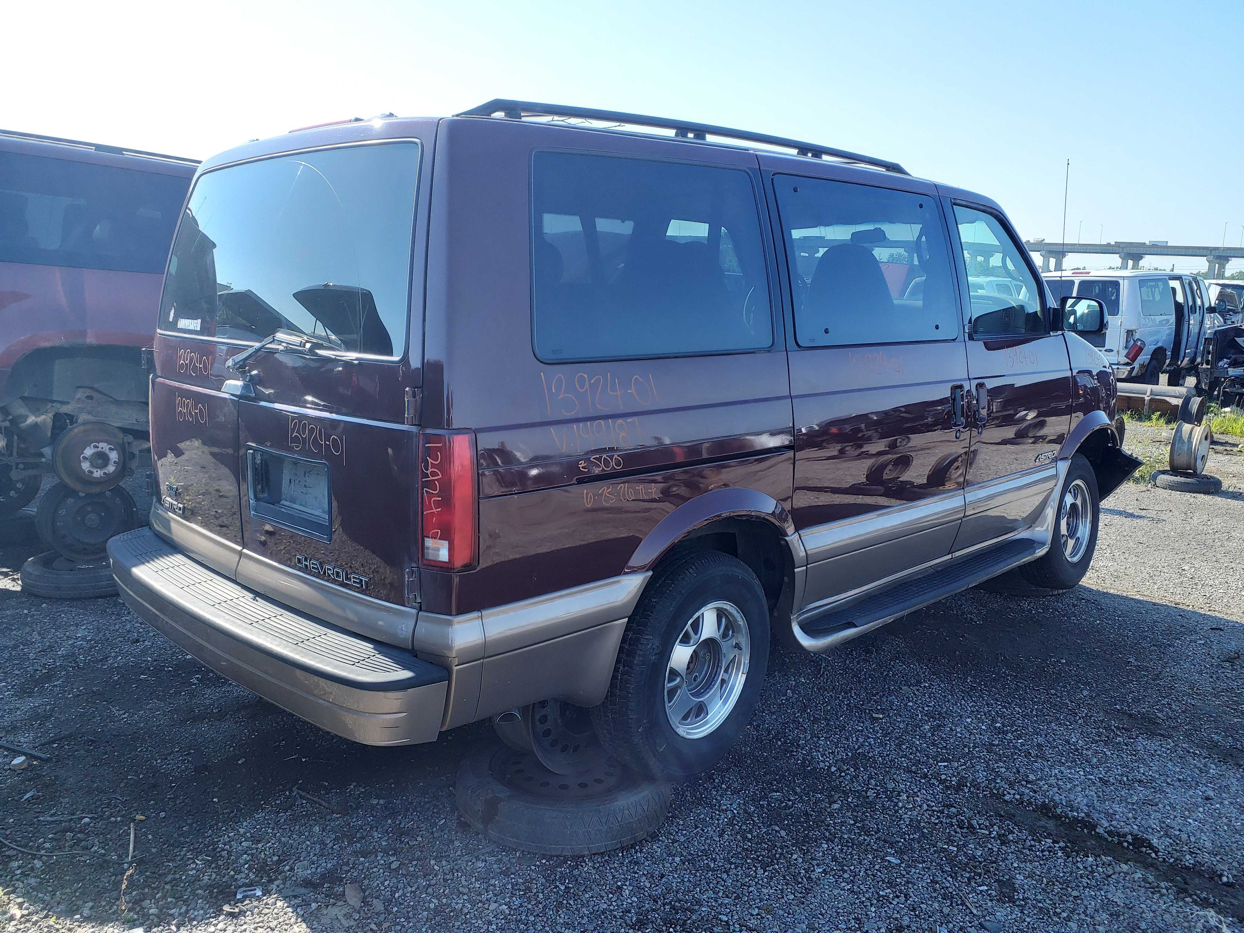 CHEVROLET ASTRO 2001