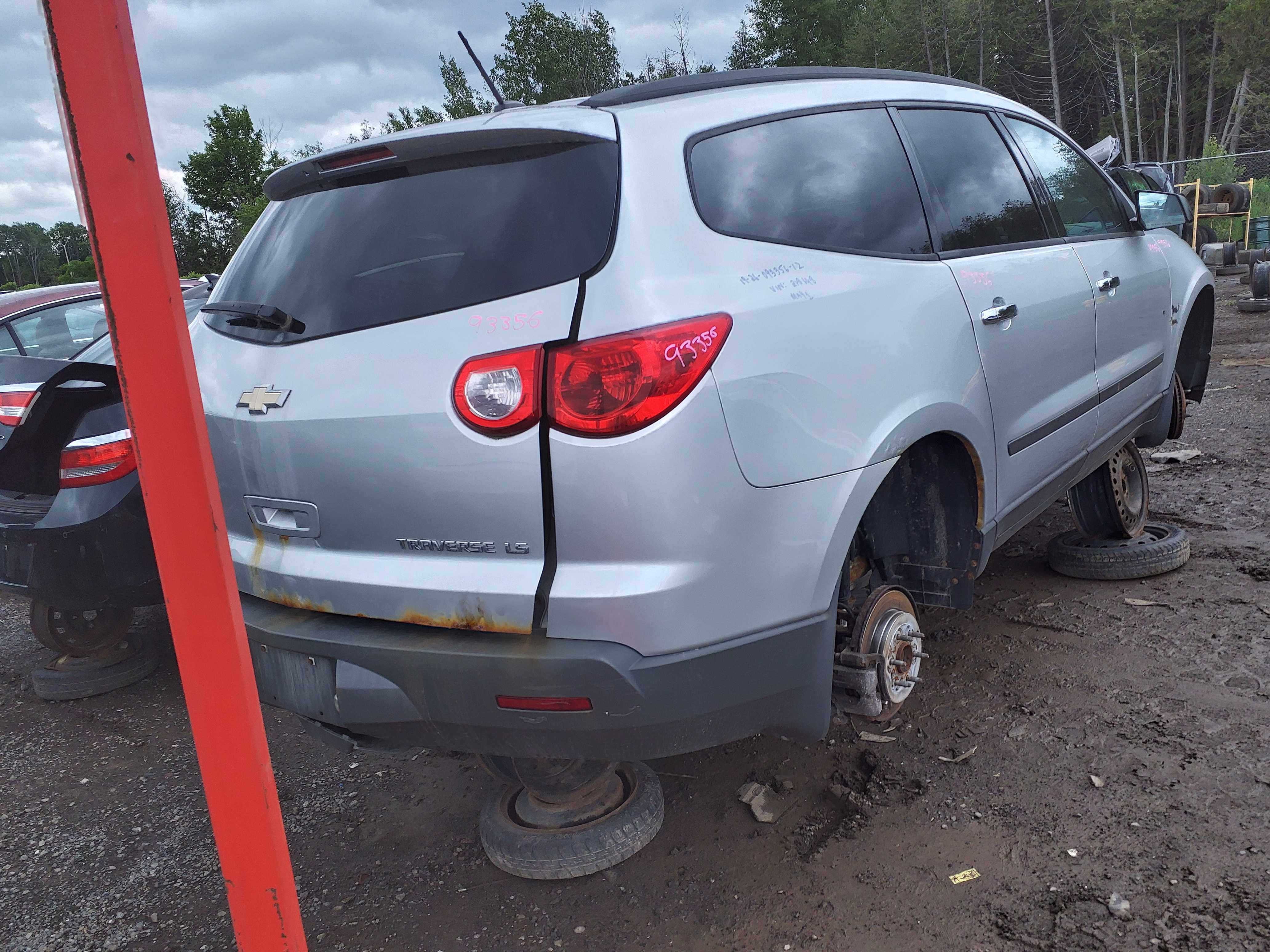CHEVROLET TRAVERSE 2012
