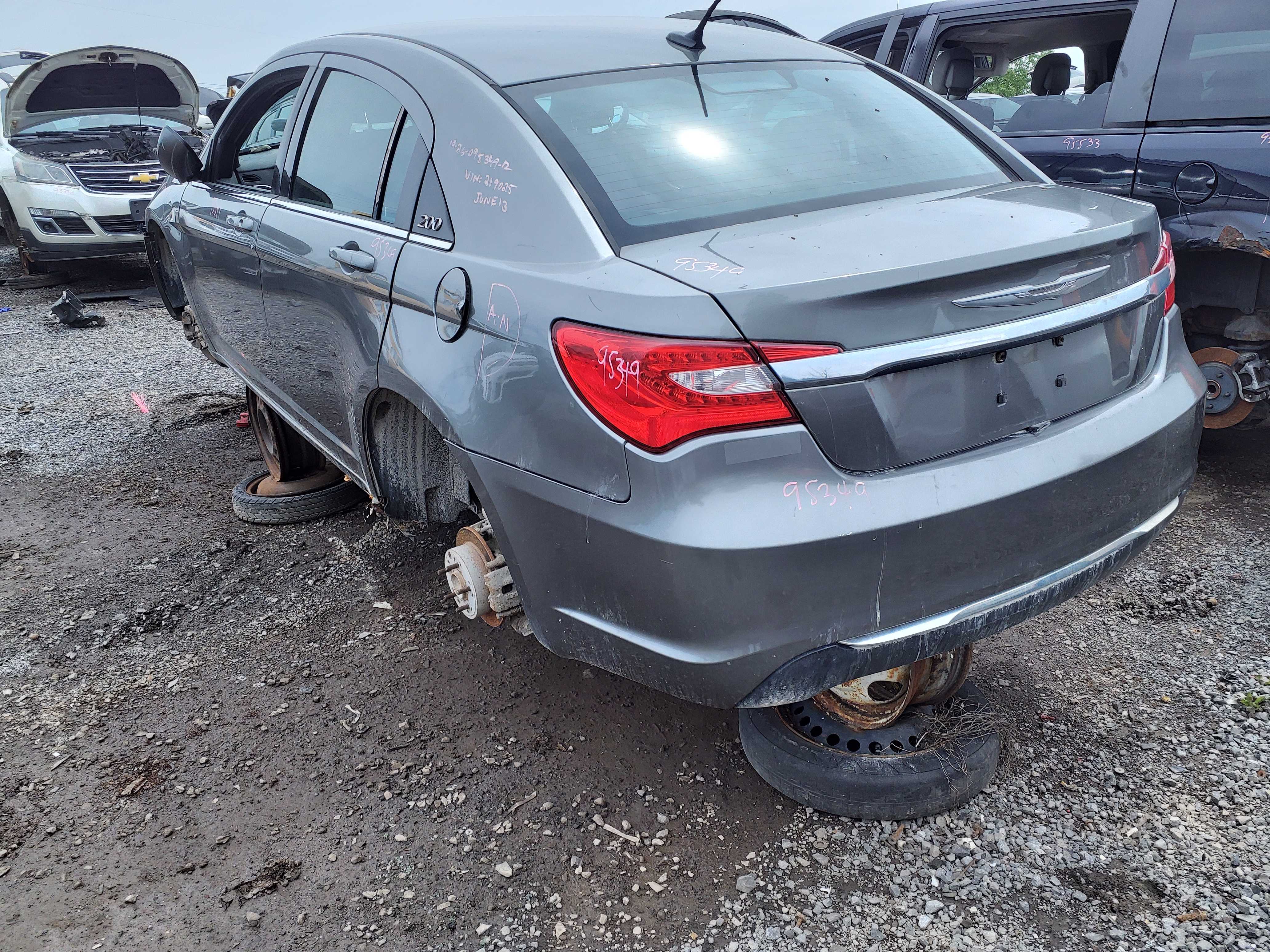 CHRYSLER 200 2012