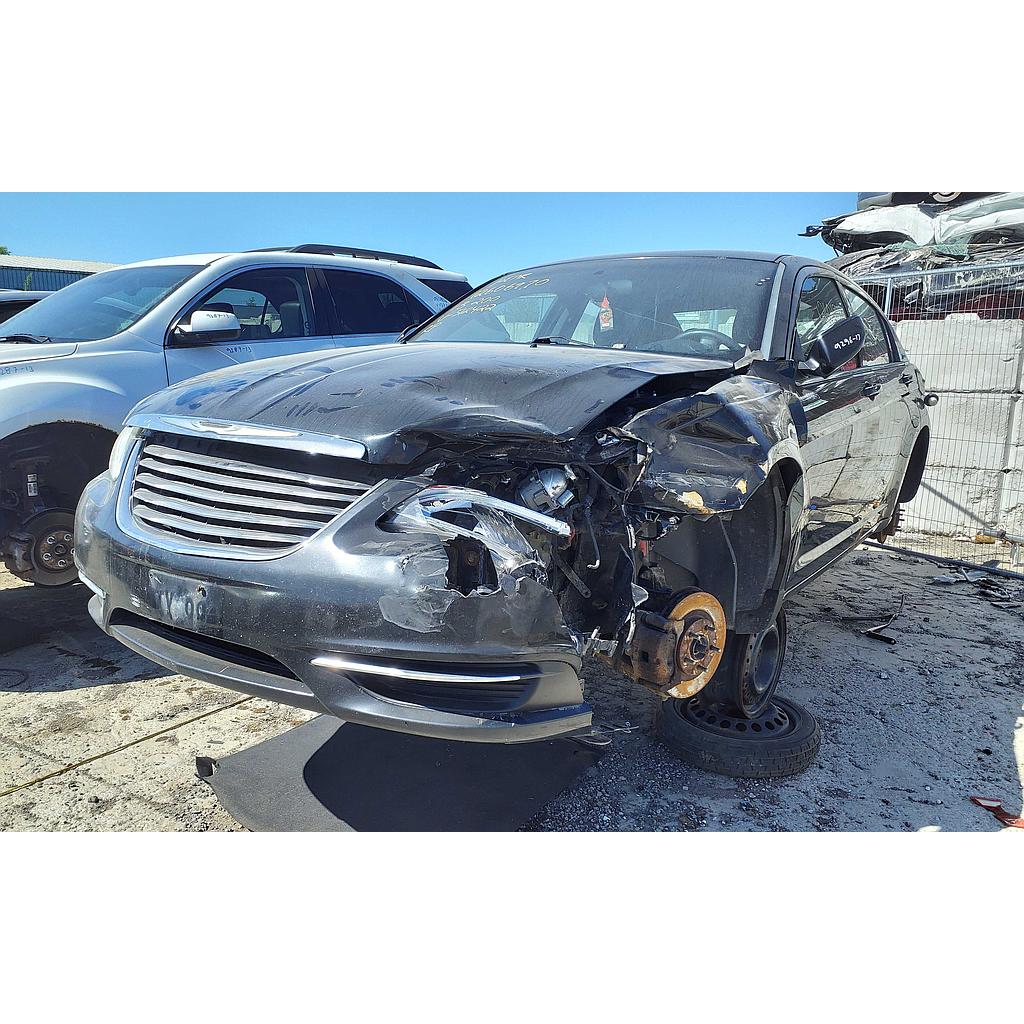CHRYSLER 200 2013