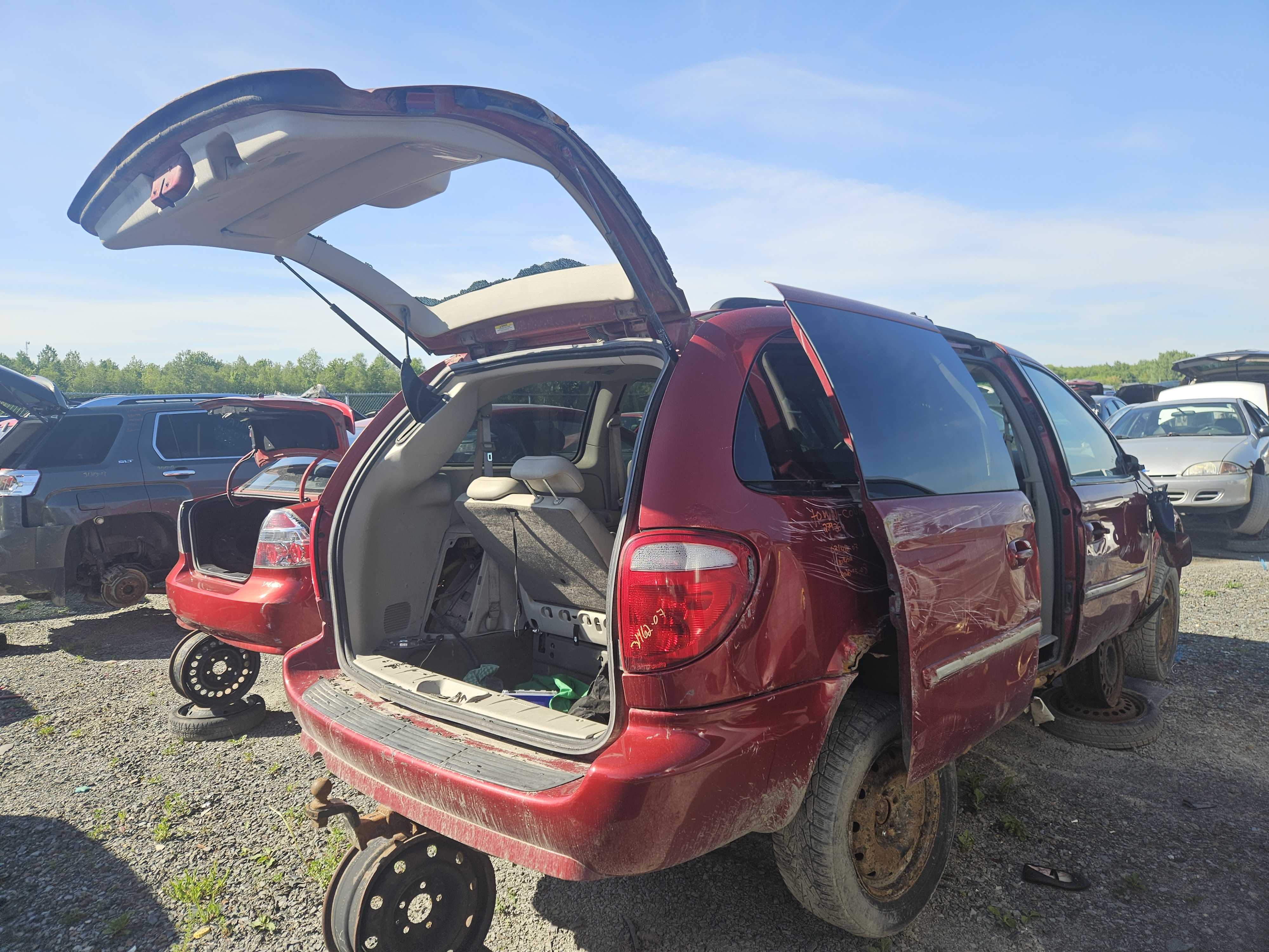 CHRYSLER TOWN &amp; COUNTRY 2007