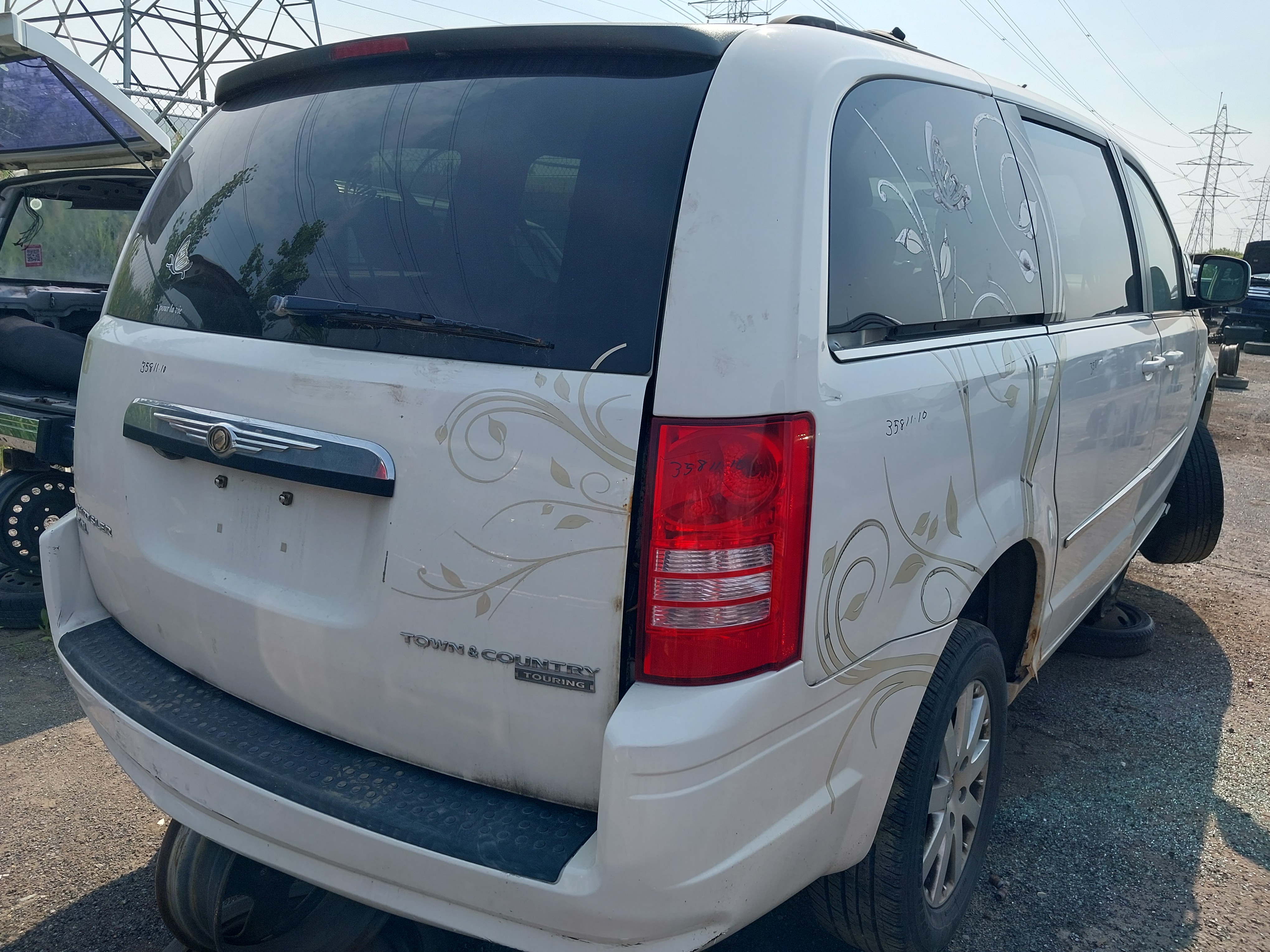 CHRYSLER TOWN &amp; COUNTRY 2010