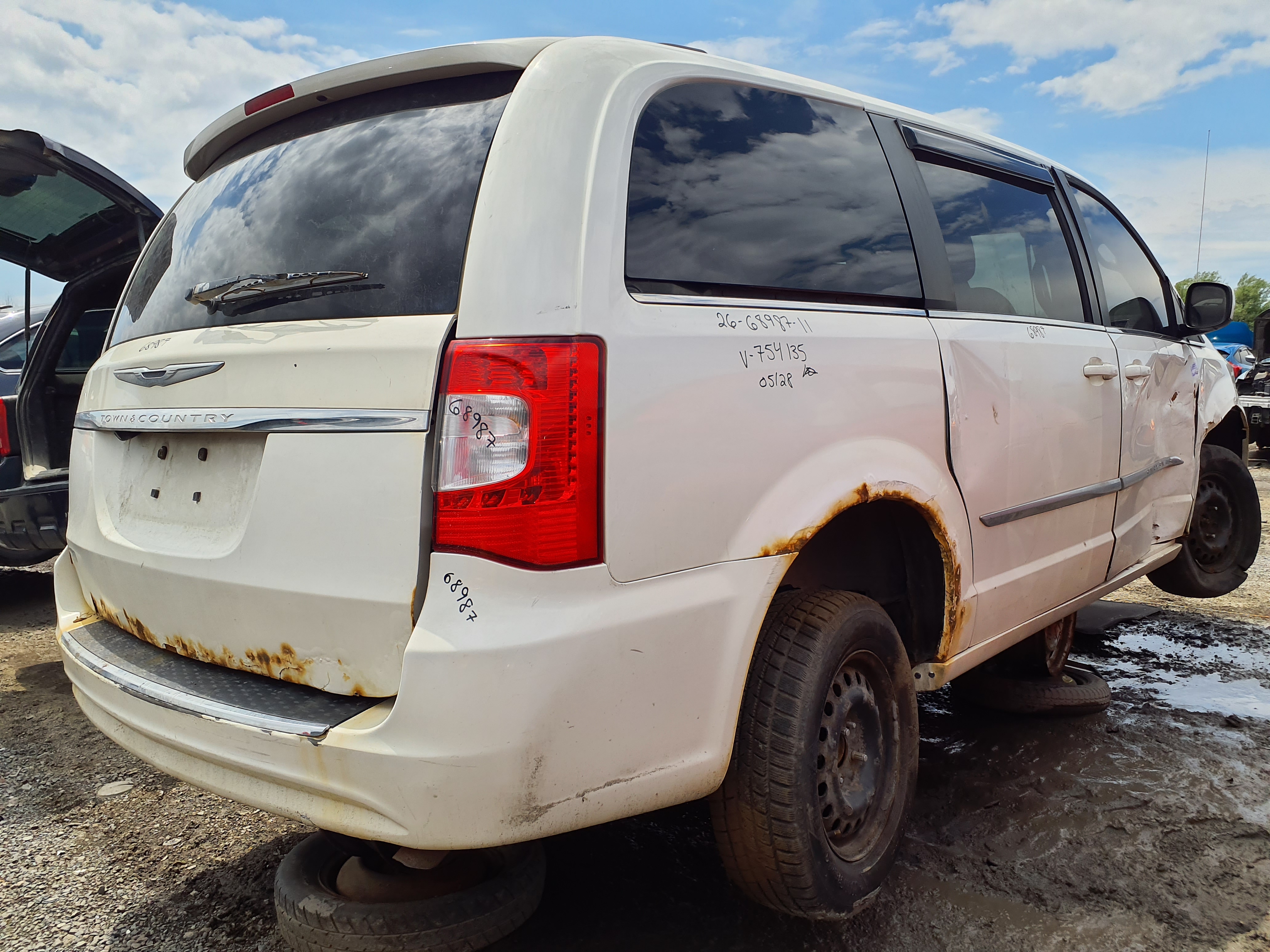 CHRYSLER TOWN &amp; COUNTRY 2011