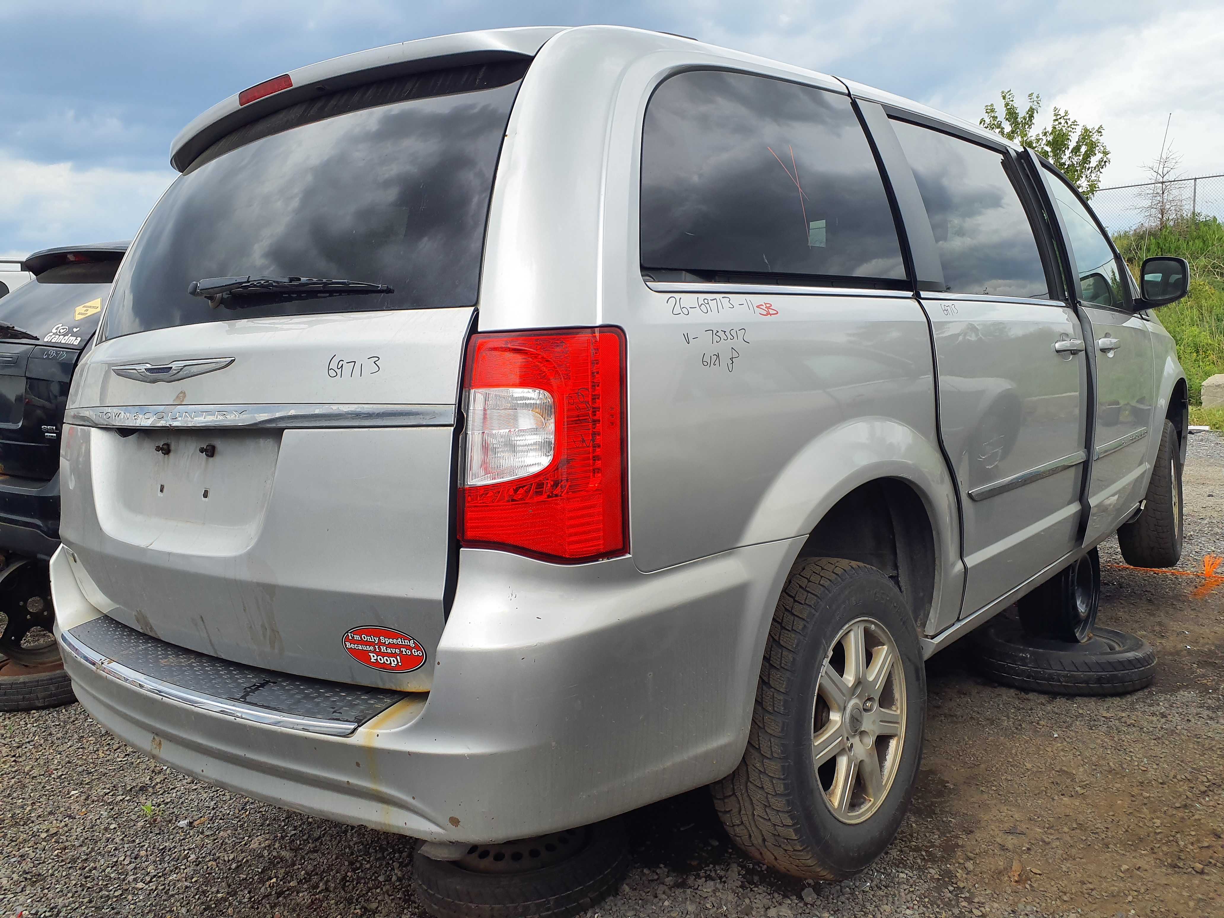 CHRYSLER TOWN &amp; COUNTRY 2011