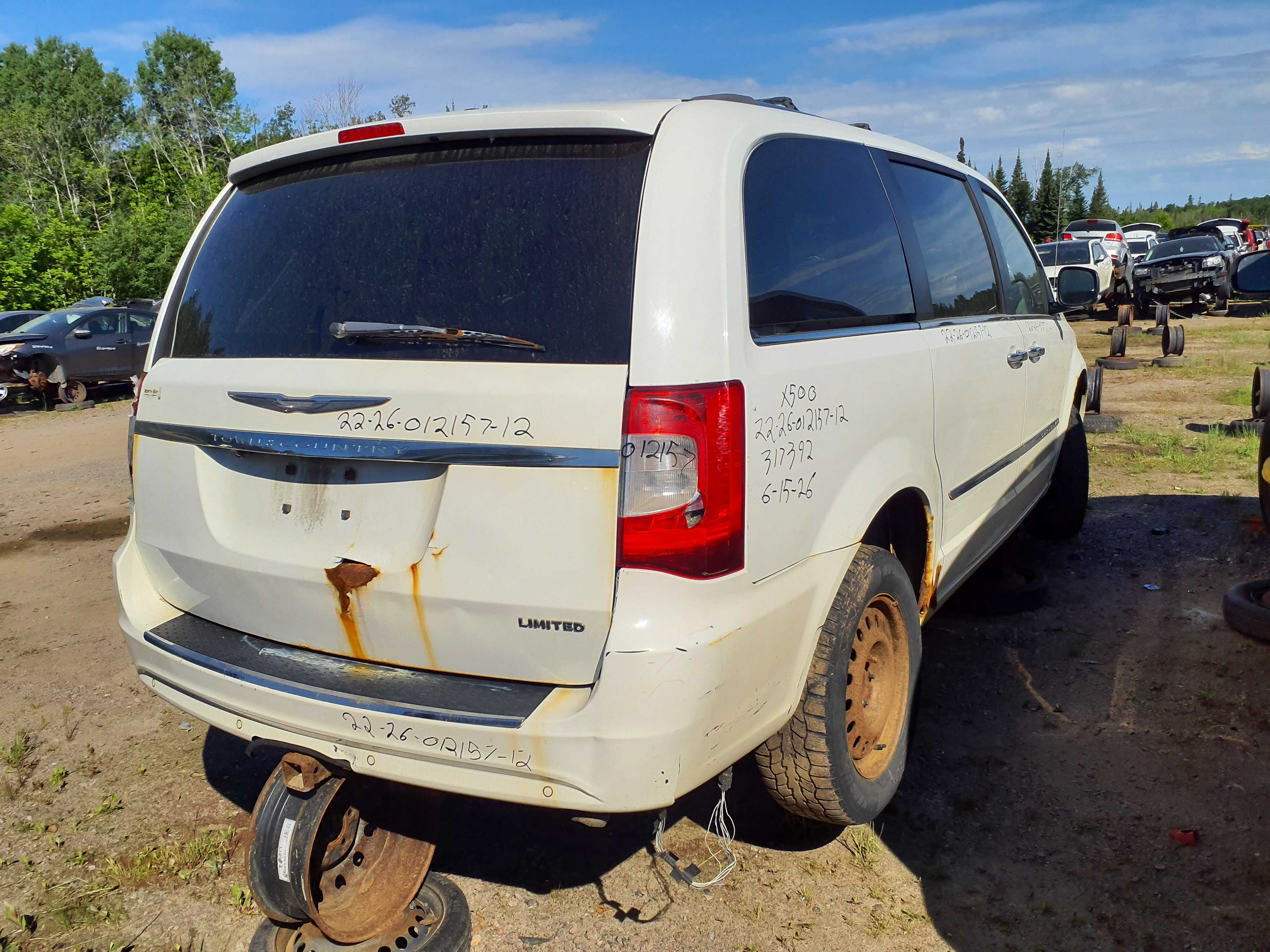 CHRYSLER TOWN &amp; COUNTRY 2012
