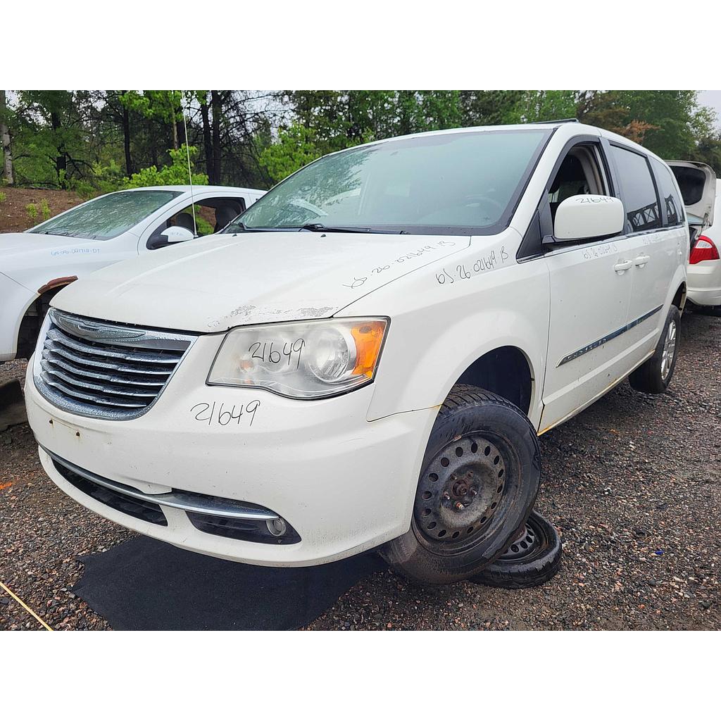 CHRYSLER TOWN &amp; COUNTRY 2013