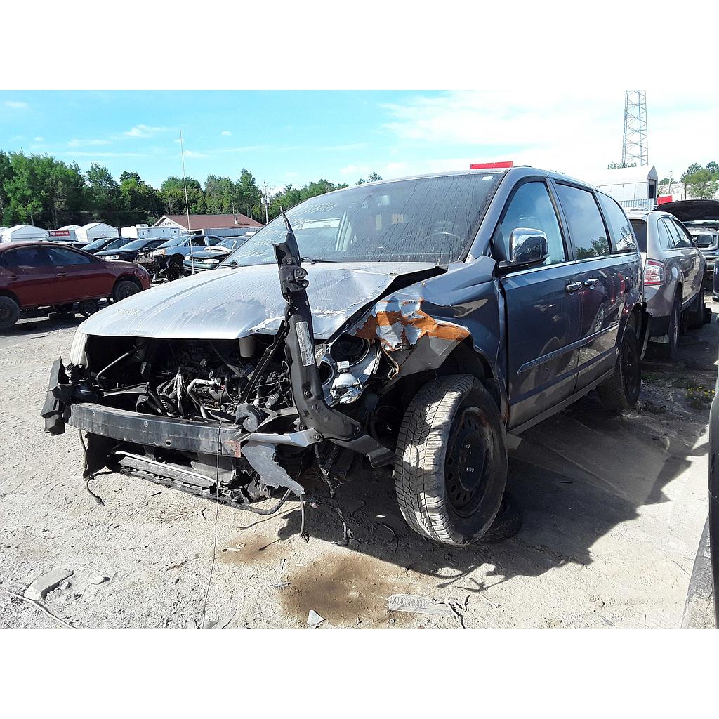 CHRYSLER TOWN &amp; COUNTRY 2013