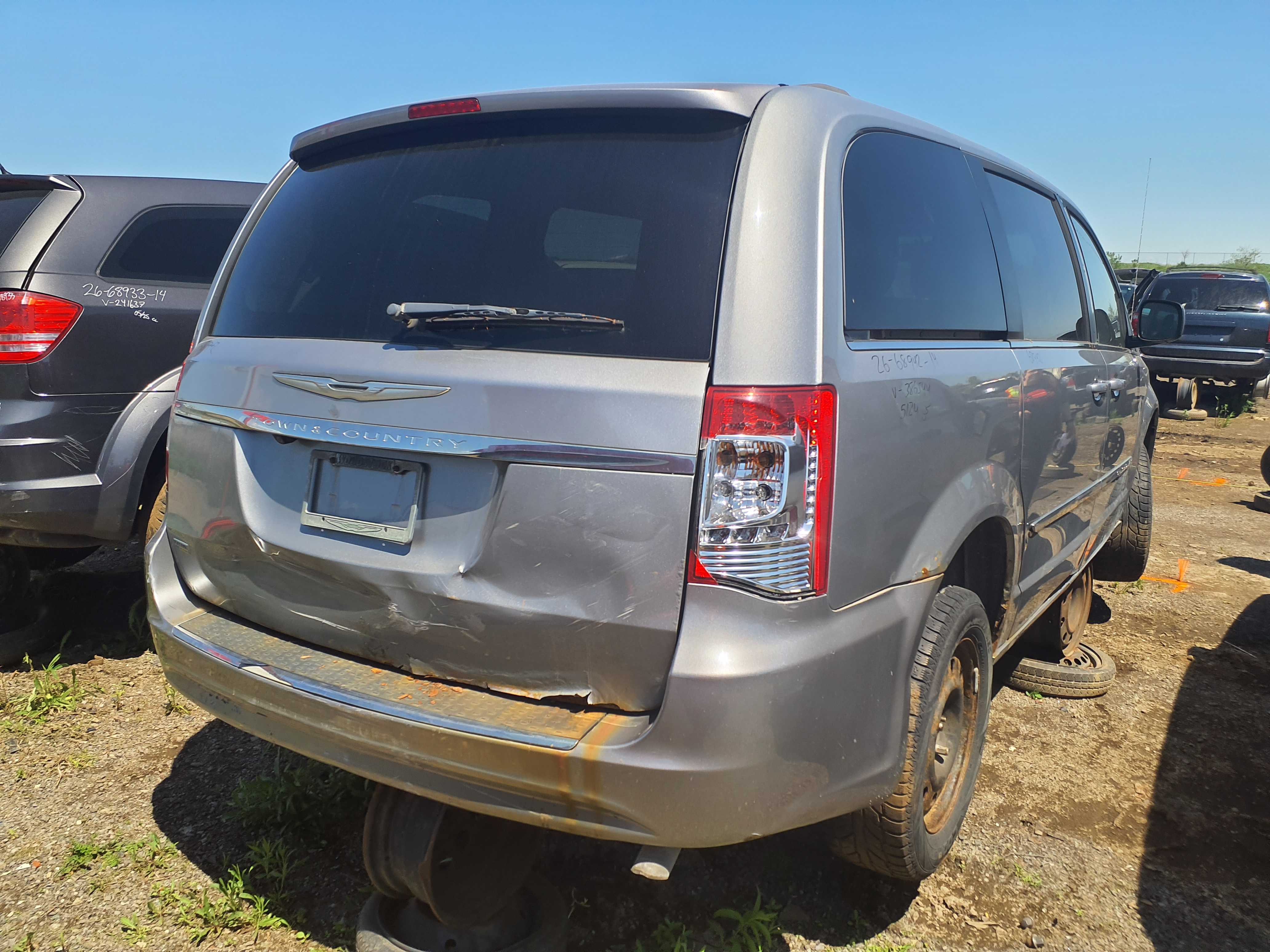 CHRYSLER TOWN &amp; COUNTRY 2014