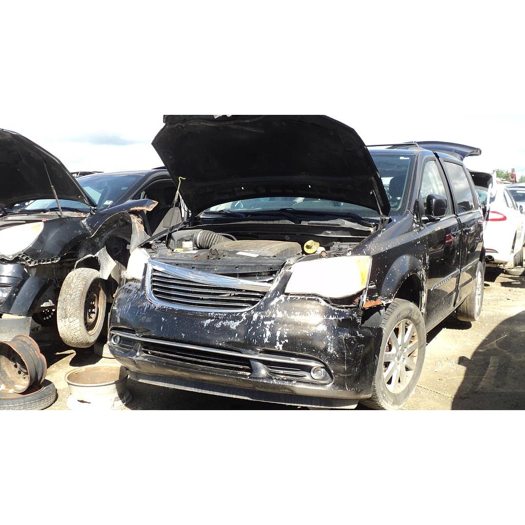 CHRYSLER TOWN &amp; COUNTRY 2014