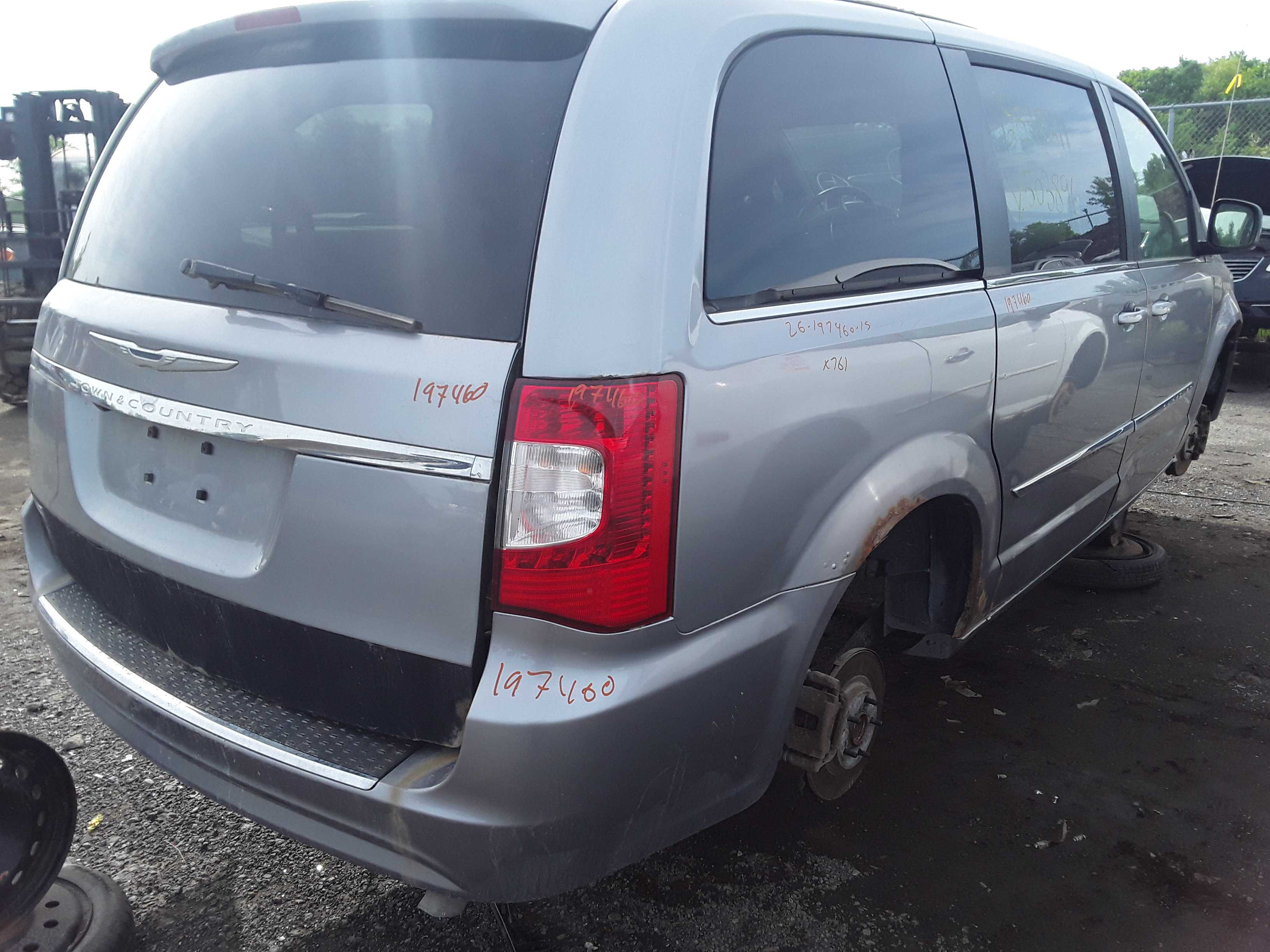 CHRYSLER TOWN &amp; COUNTRY 2015
