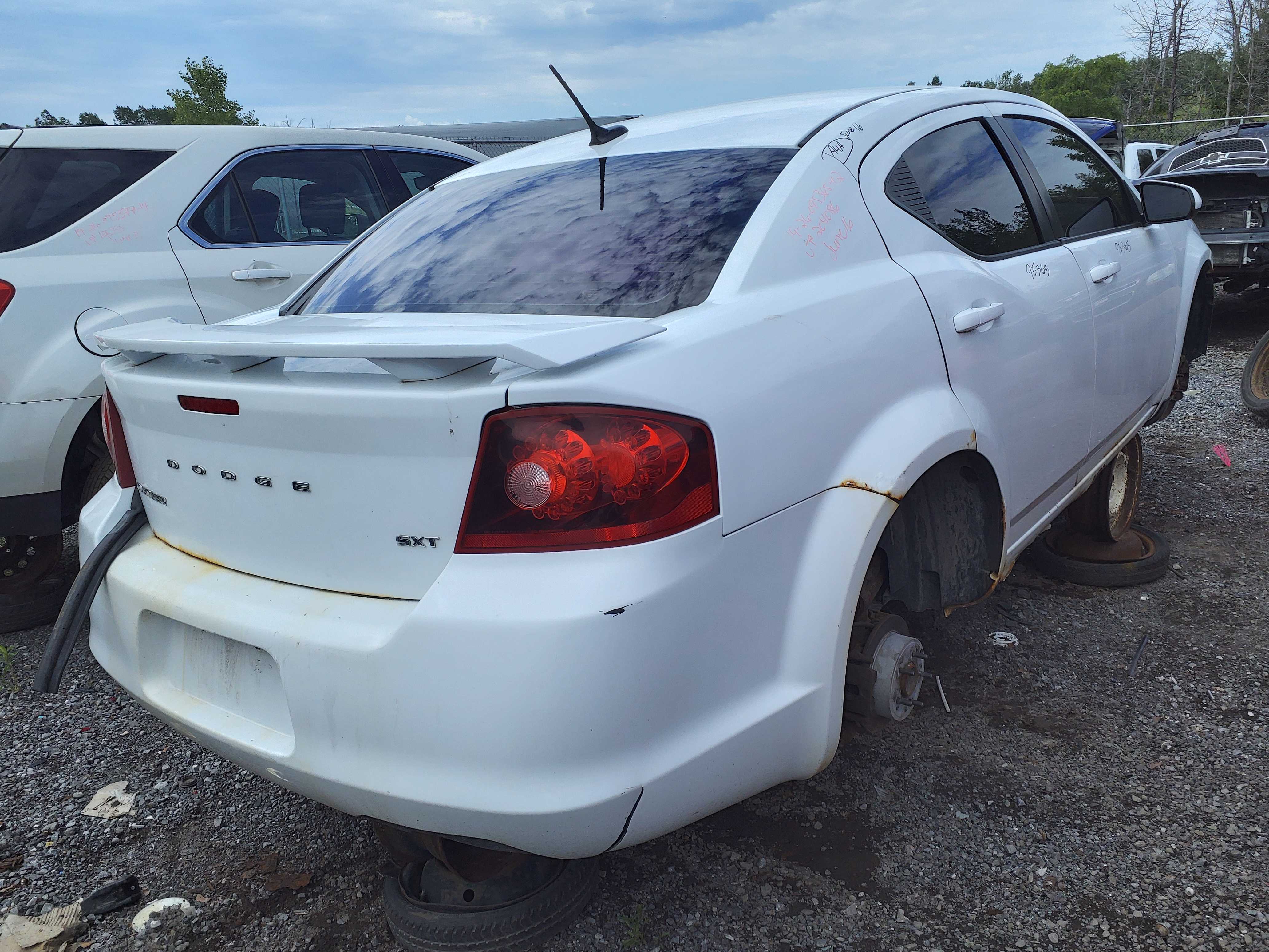 DODGE AVENGER 2012