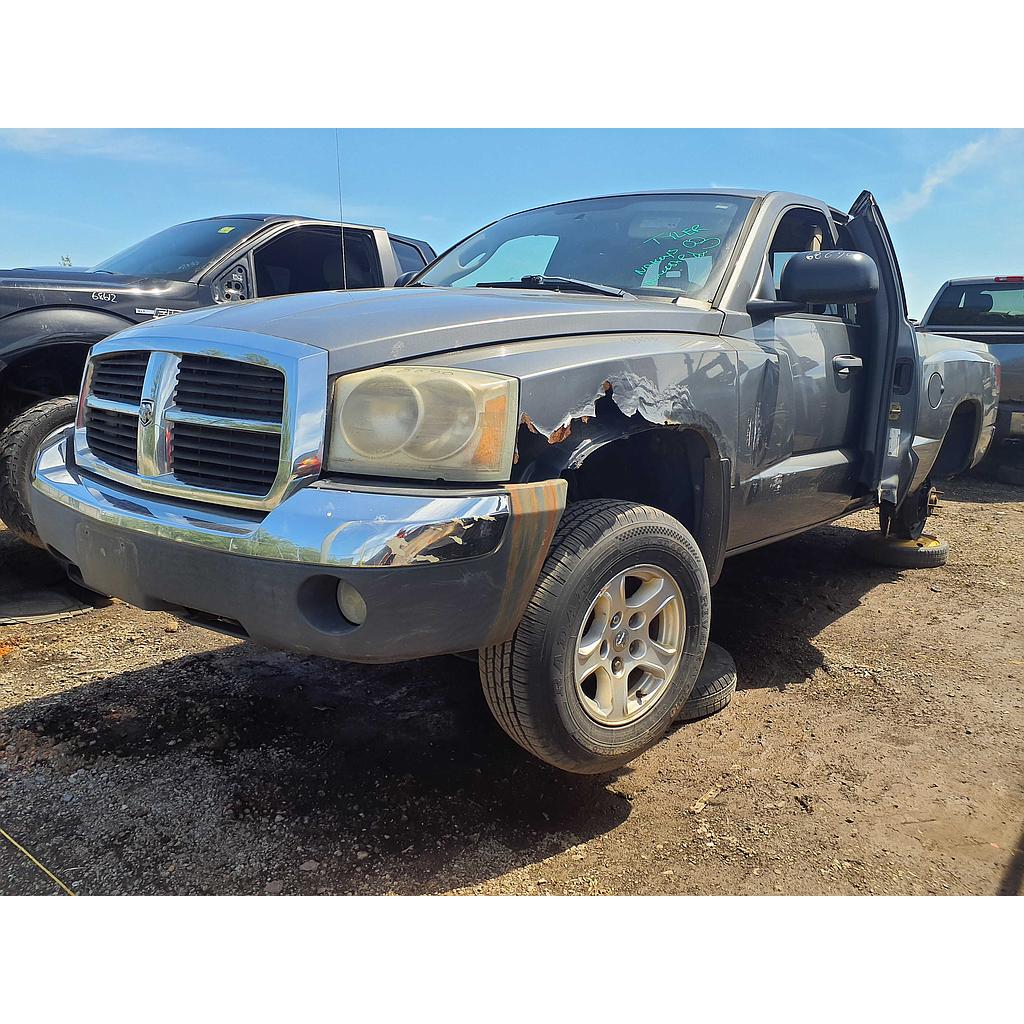 DODGE DAKOTA 2005
