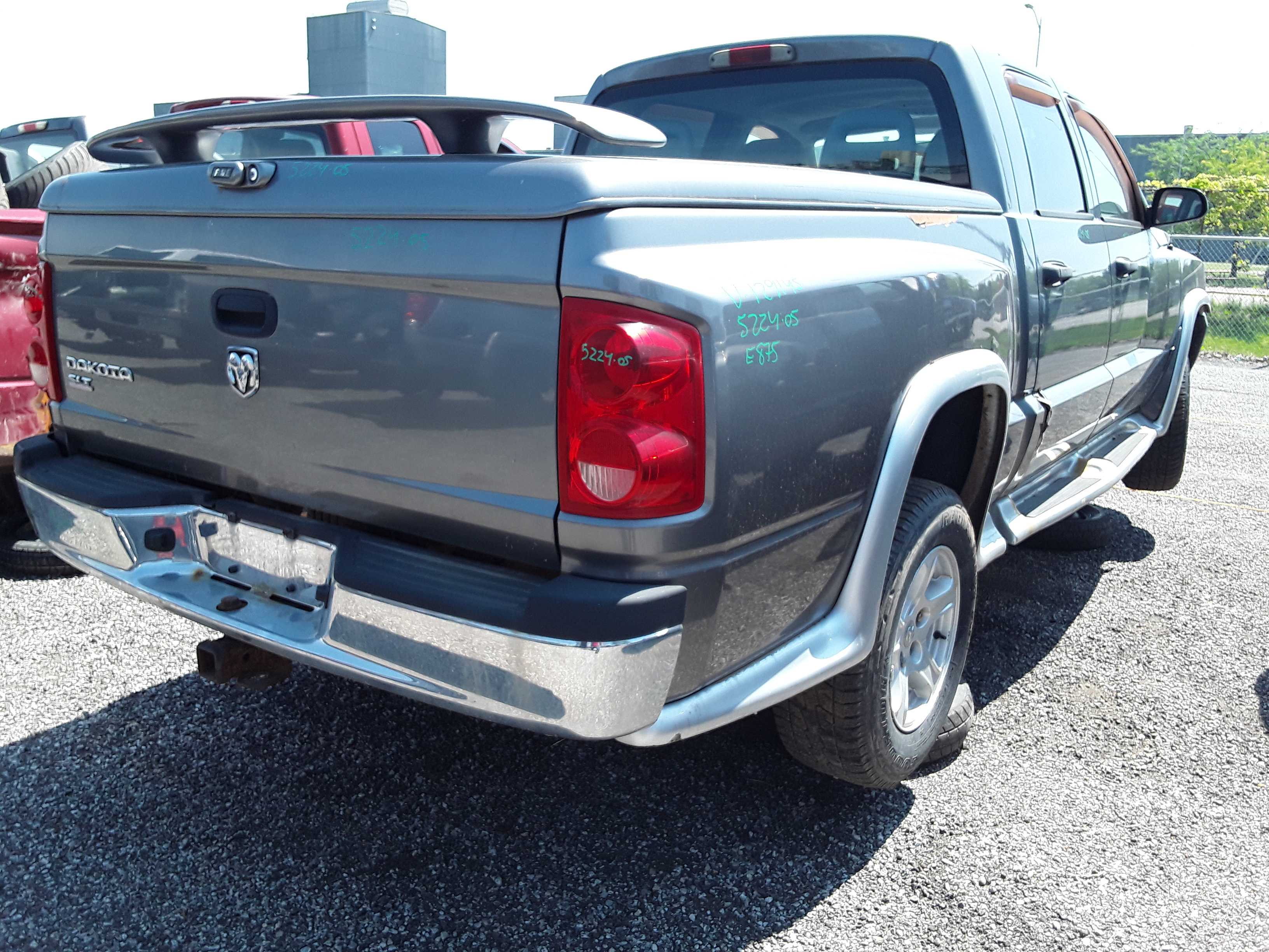 DODGE DAKOTA 2005