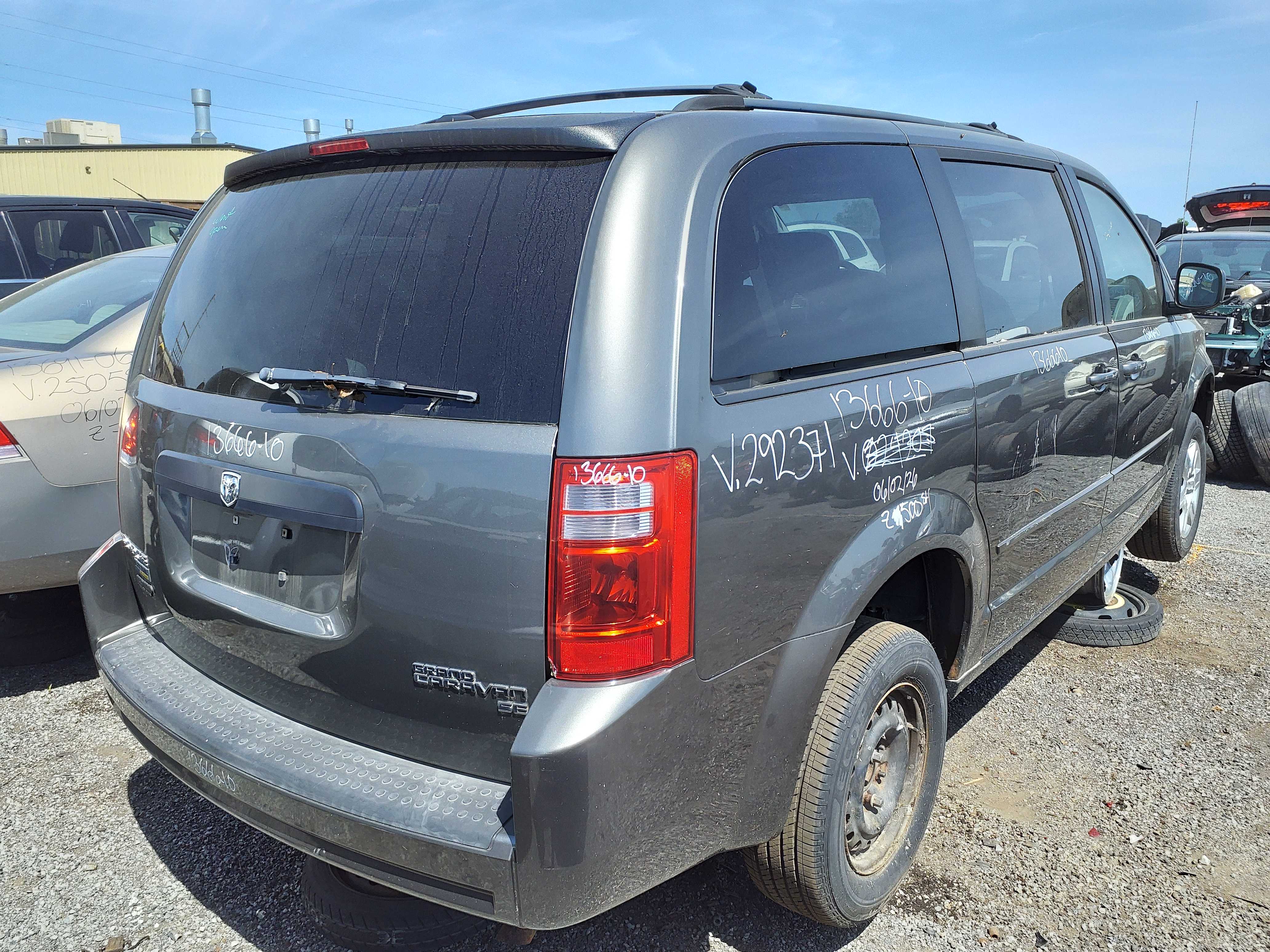 DODGE GRAND CARAVAN 2010
