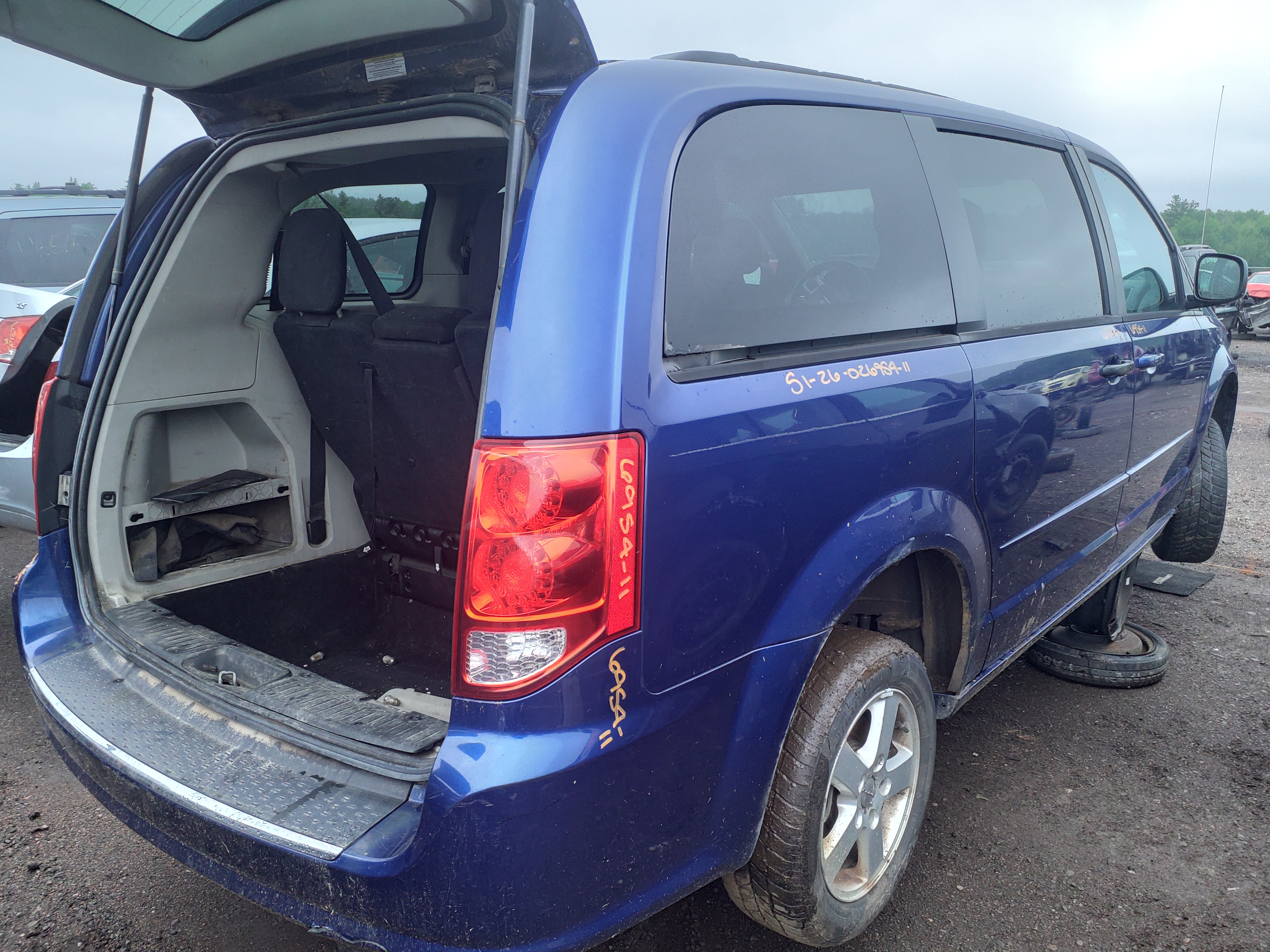 DODGE GRAND CARAVAN 2011