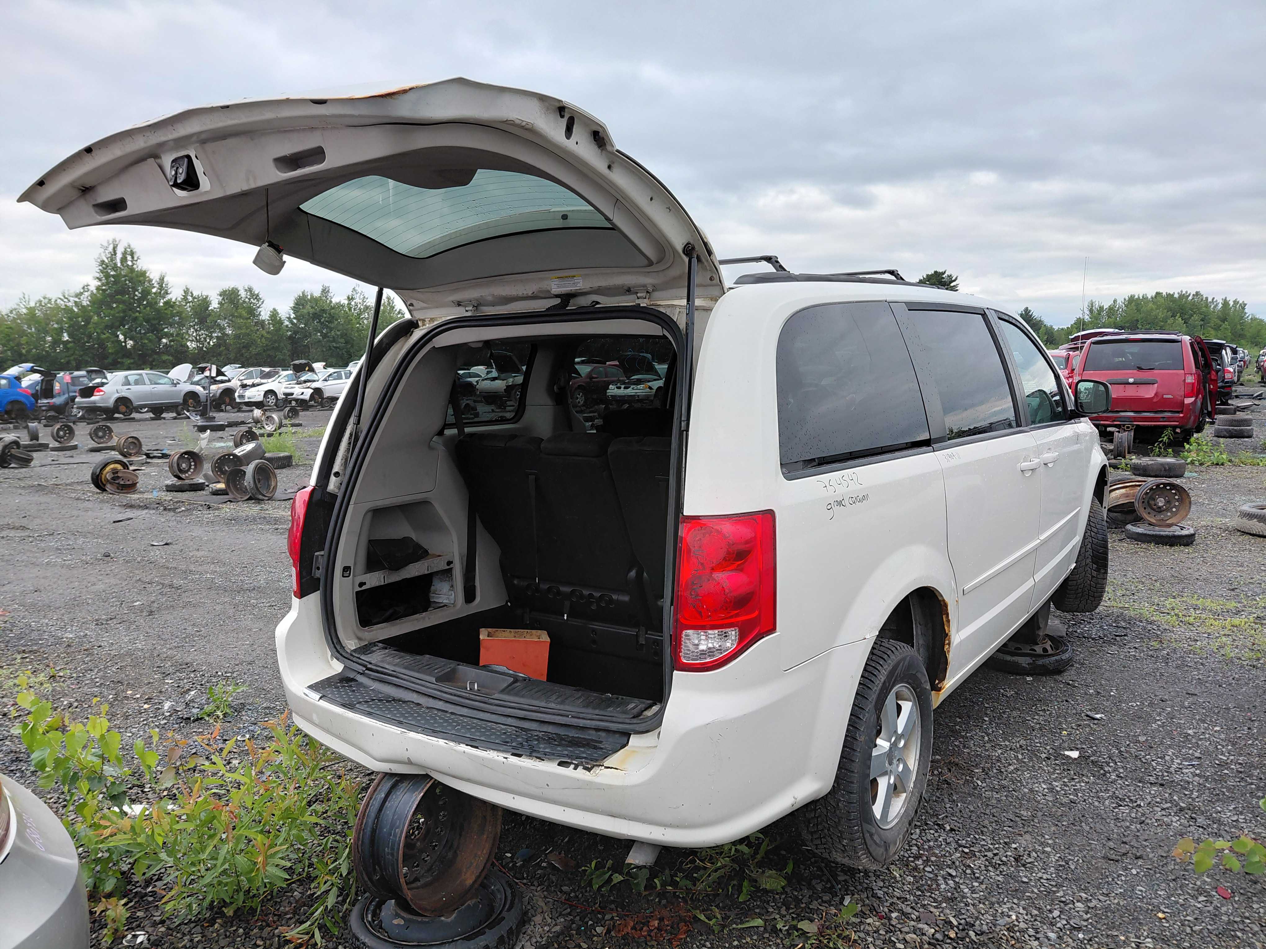 DODGE GRAND CARAVAN 2011