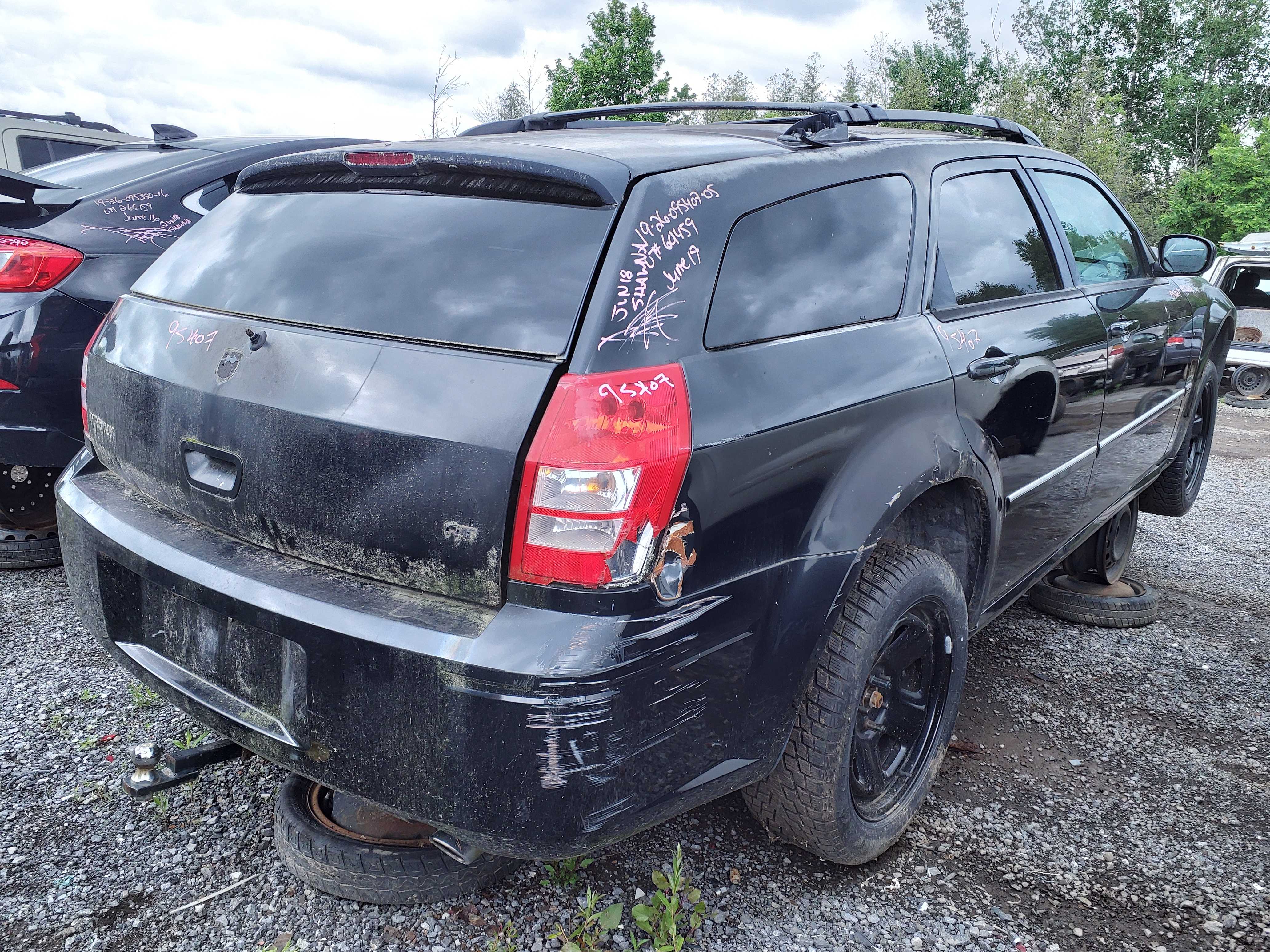 DODGE MAGNUM 2005