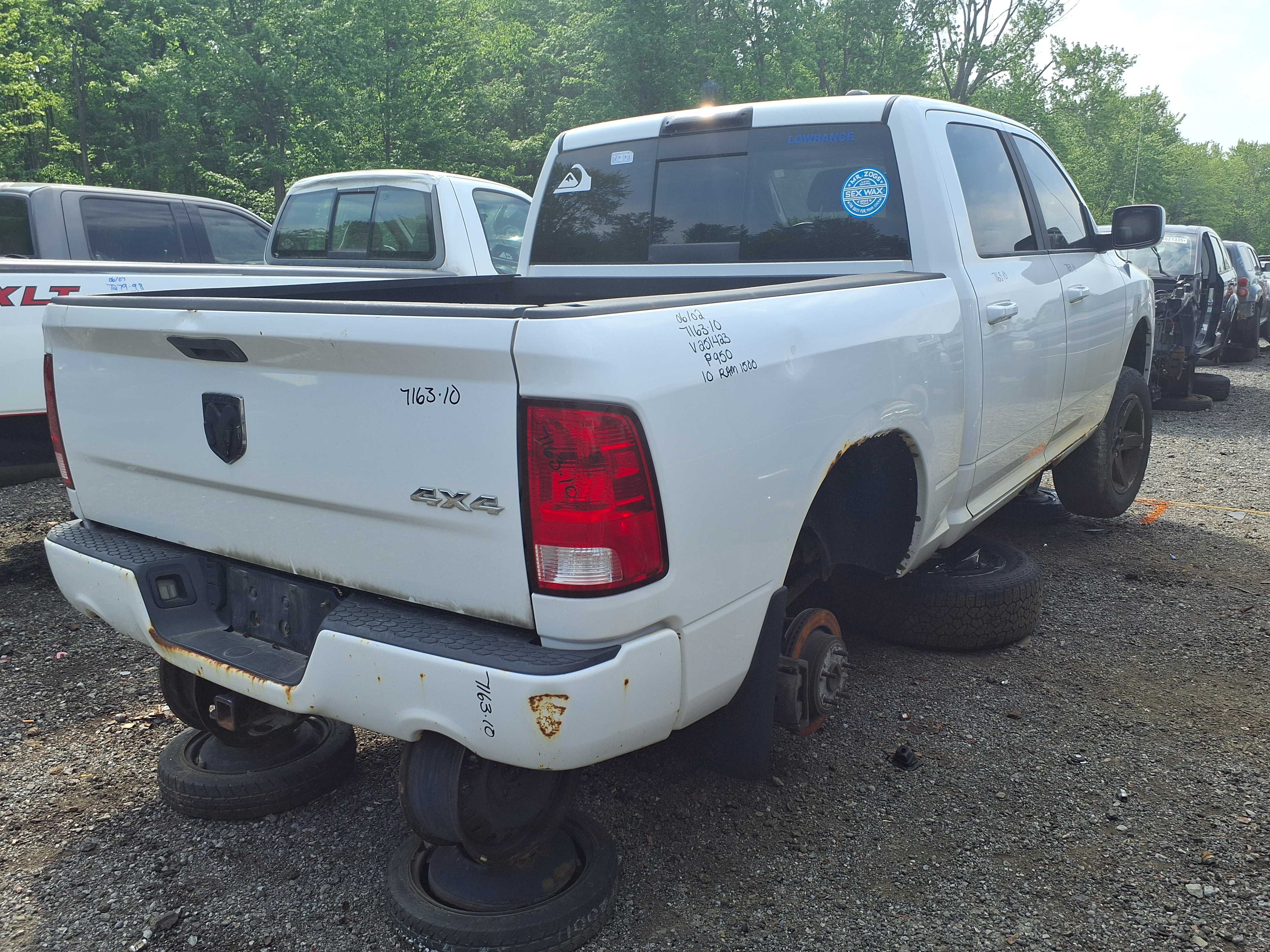 DODGE RAM 1500 2010