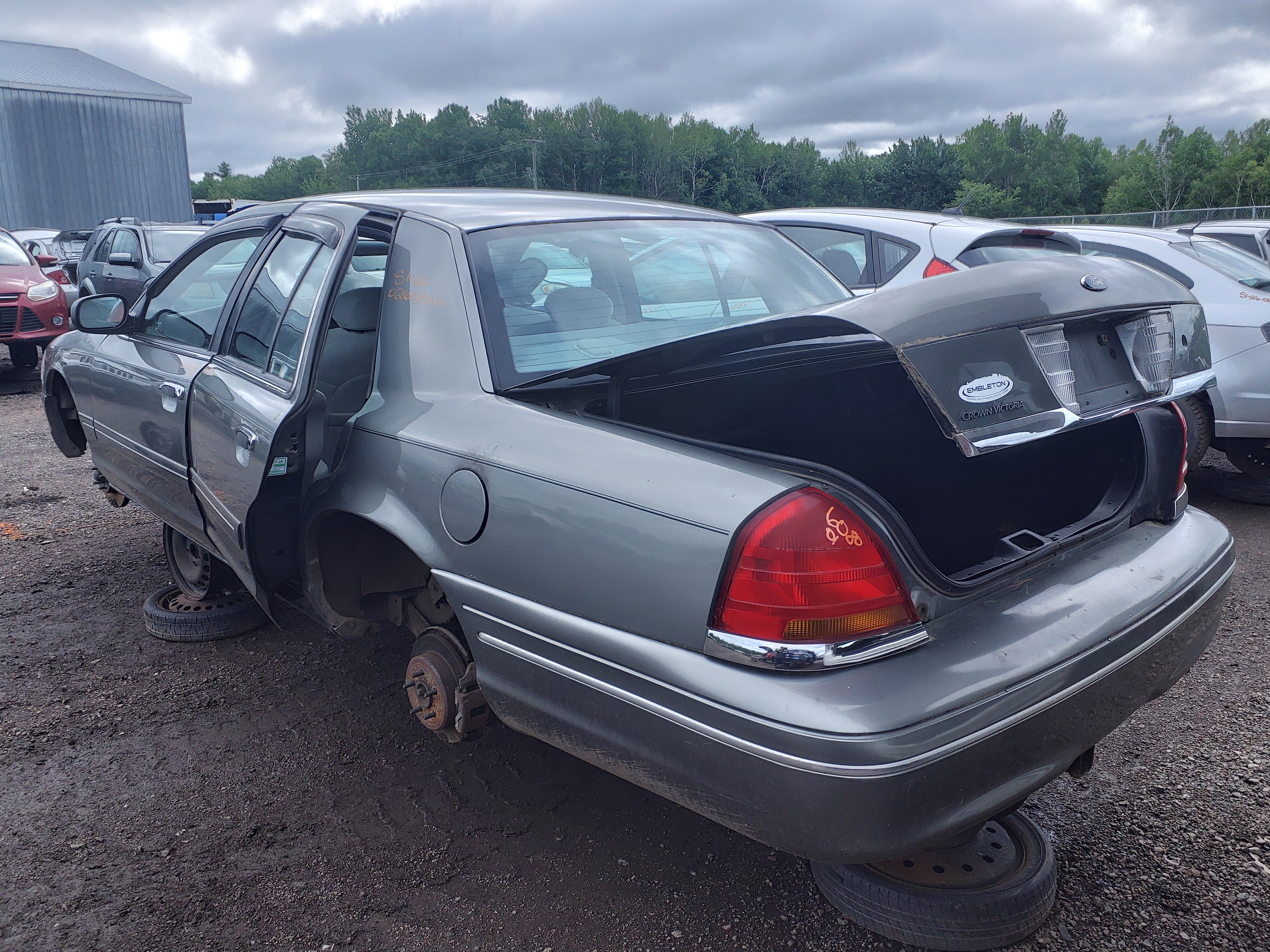 FORD CROWN VICTORIA 2001