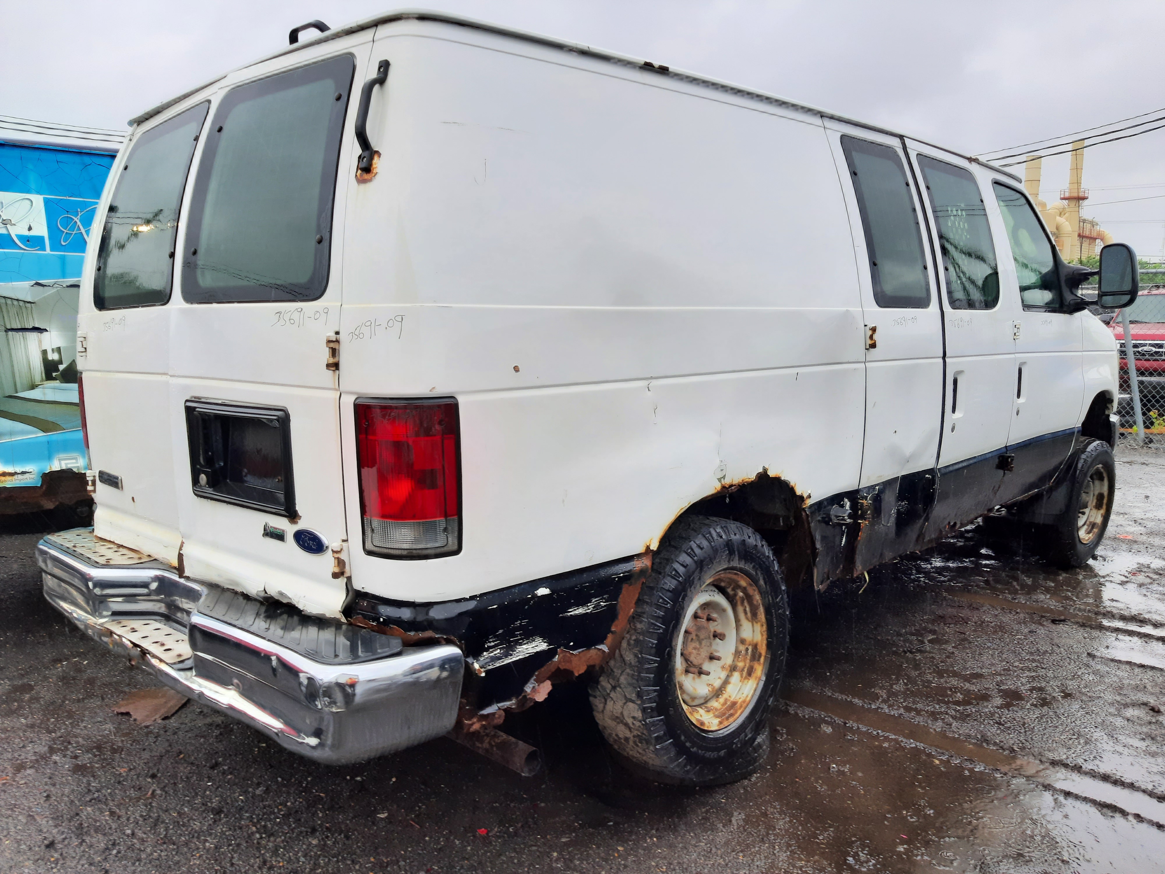 FORD ECONOLINE 2009