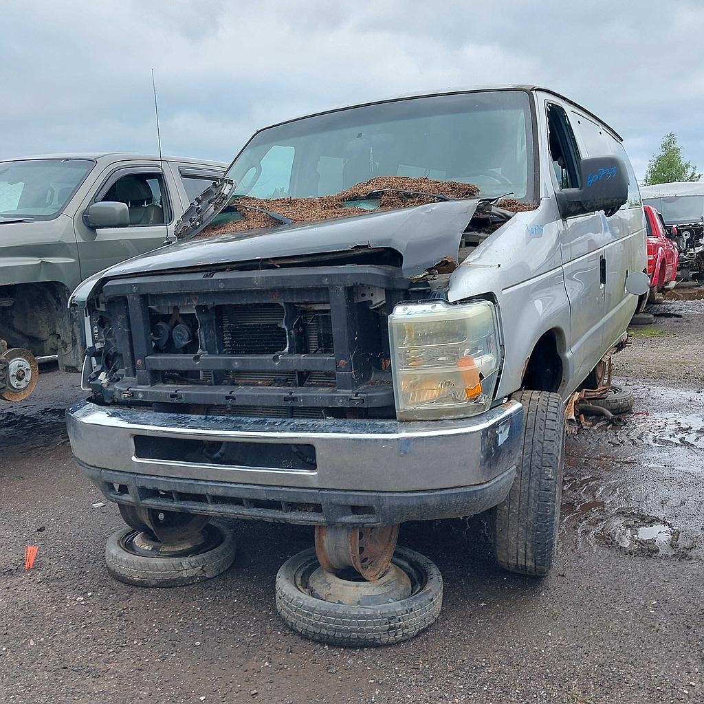FORD ECONOLINE 2010