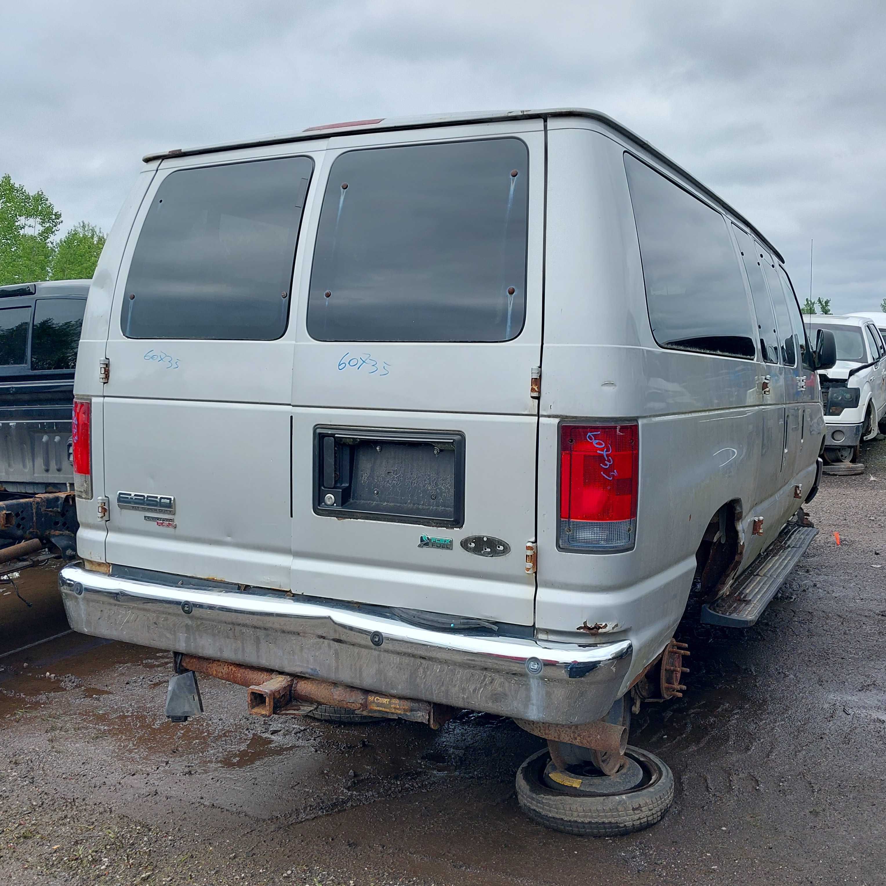 FORD ECONOLINE 2010