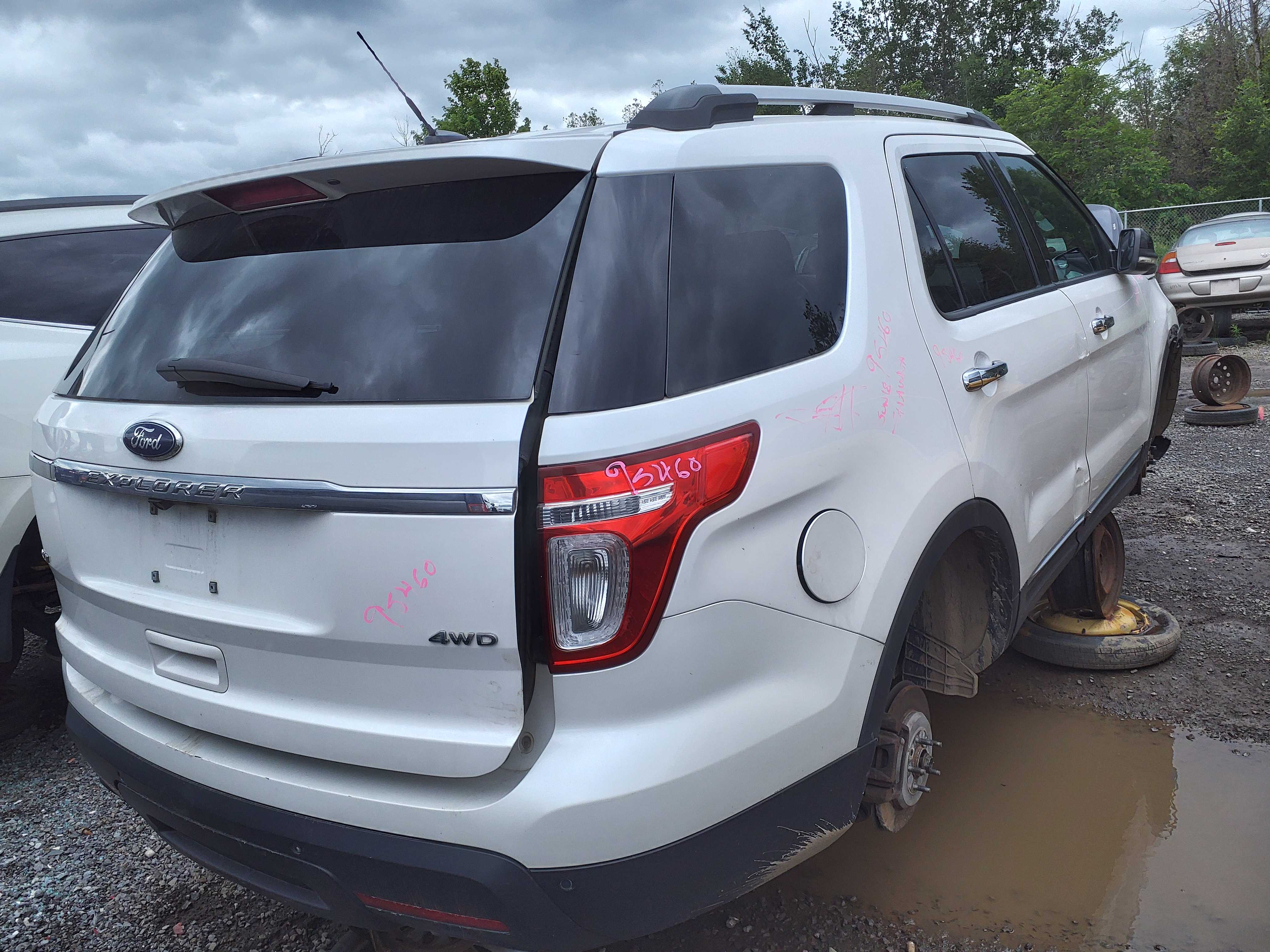 FORD EXPLORER 2011