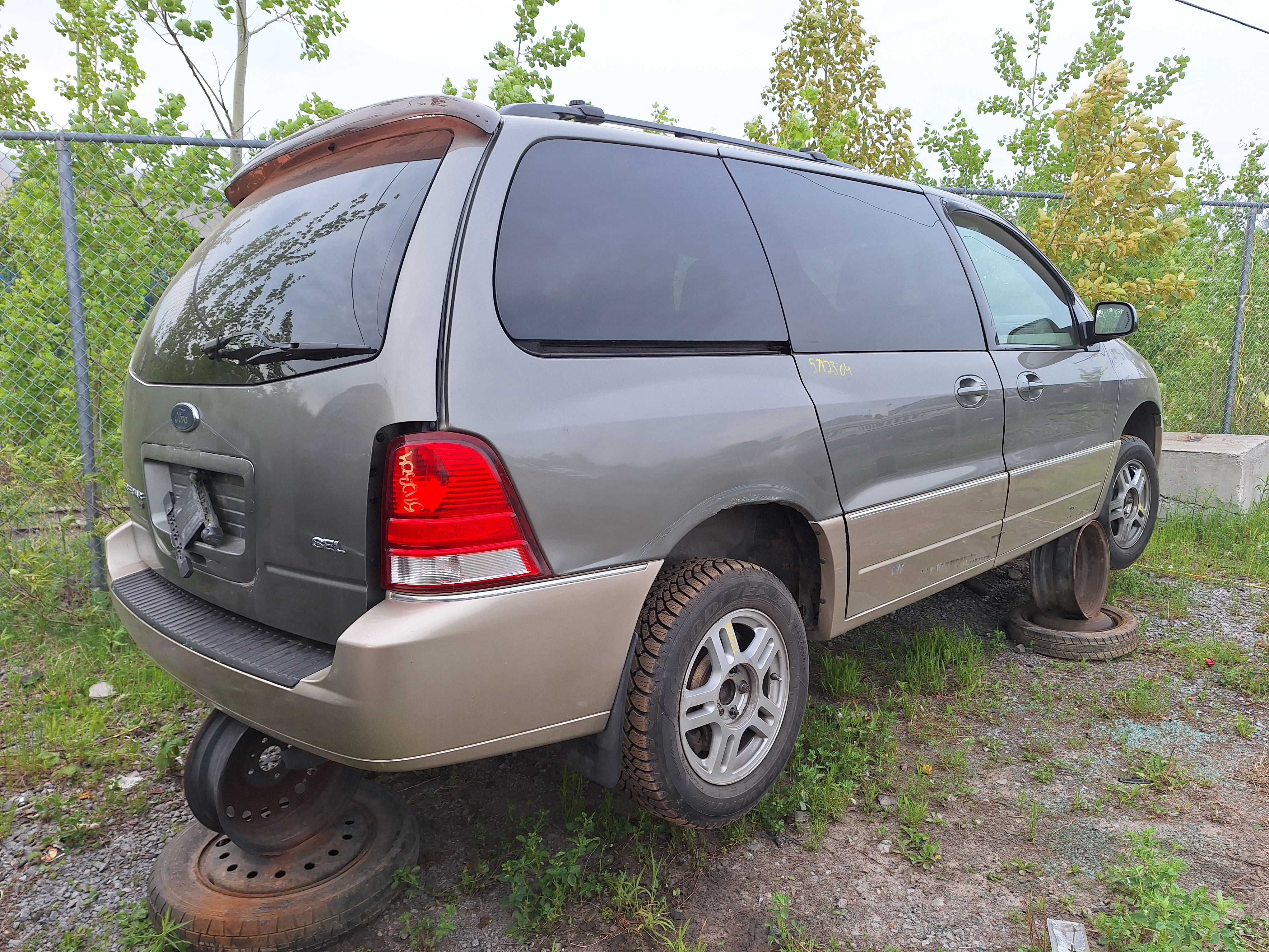 FORD FREESTAR 2004