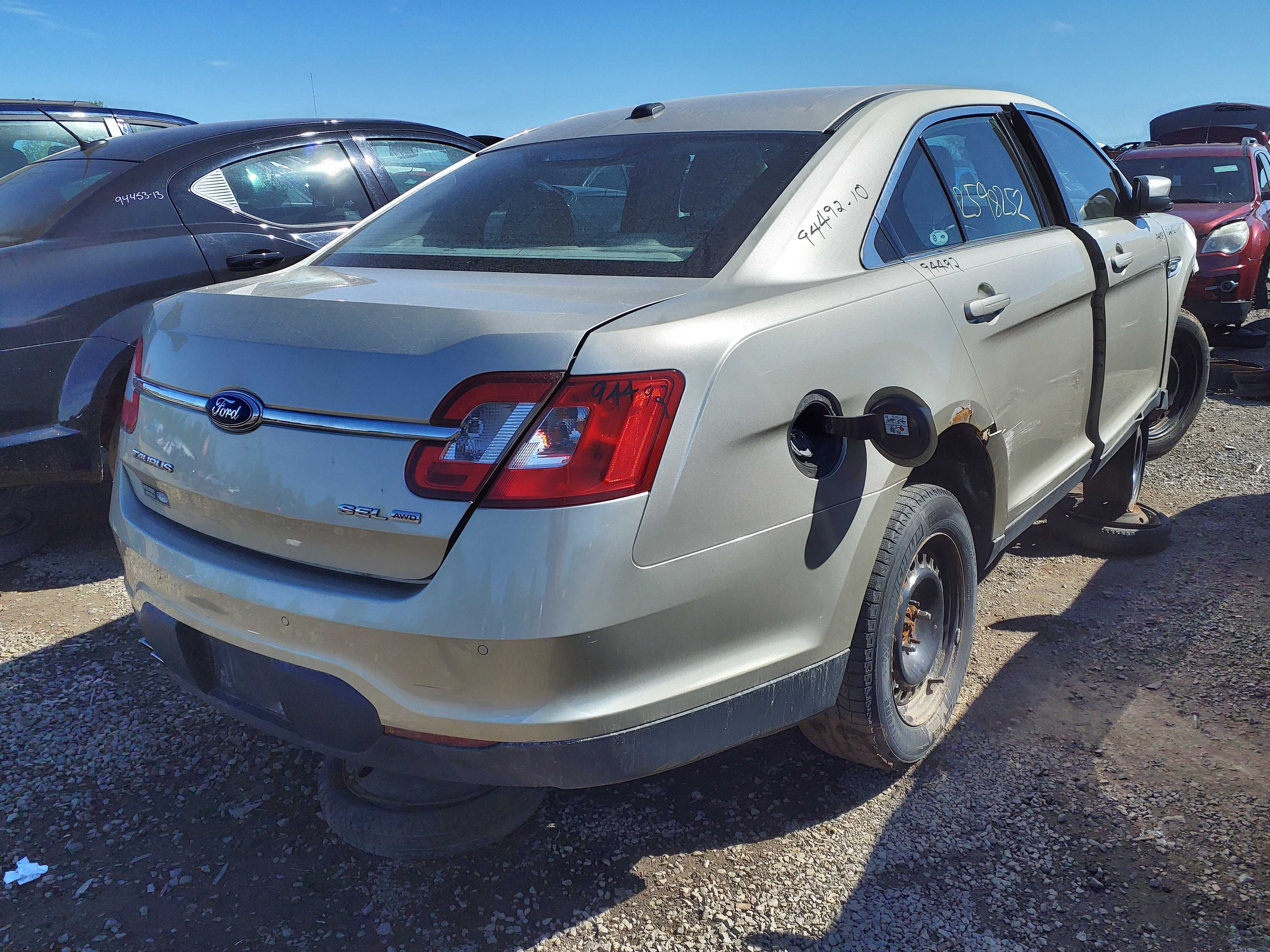 FORD TAURUS 2010