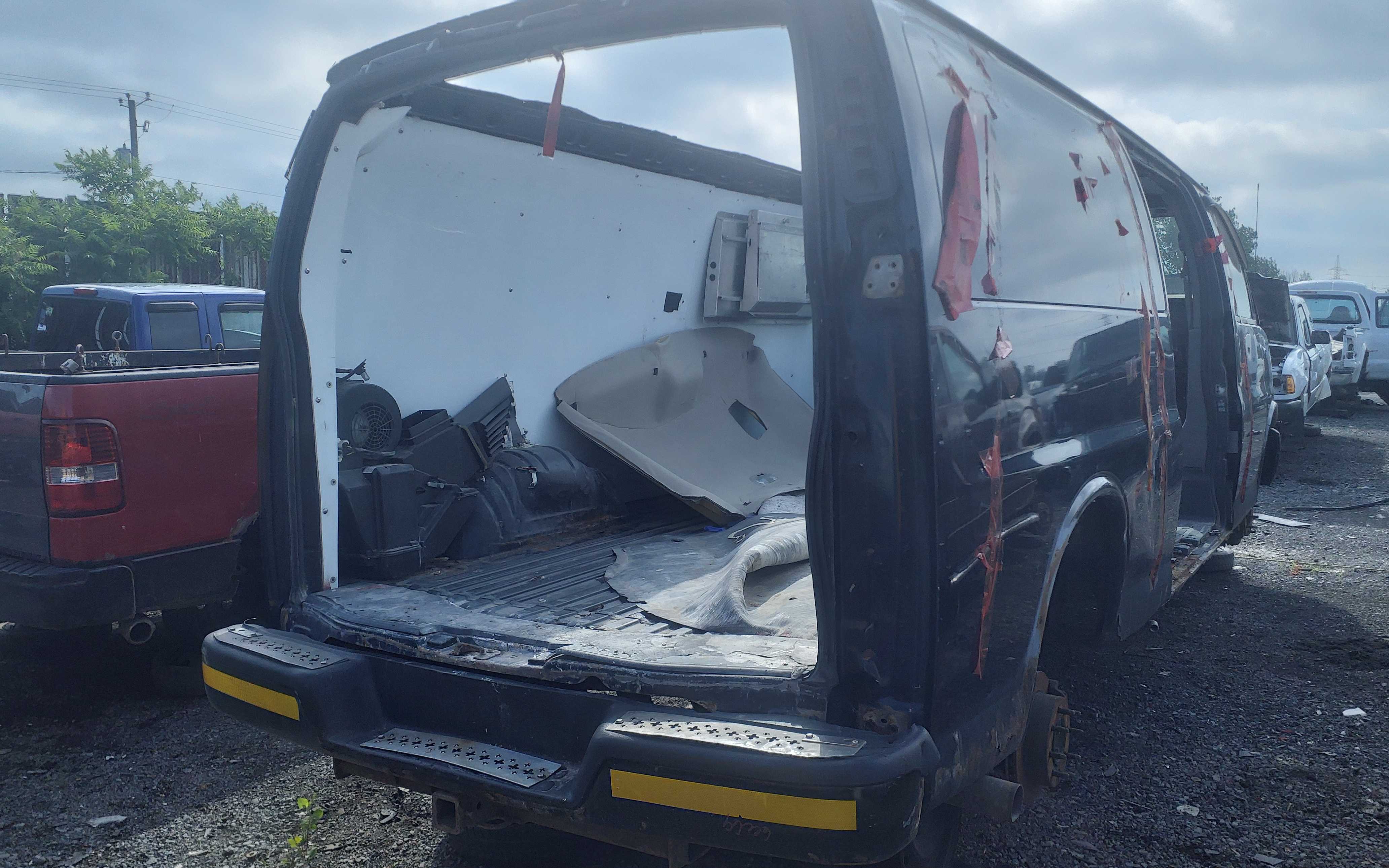 GMC SAVANA CARGO 2009